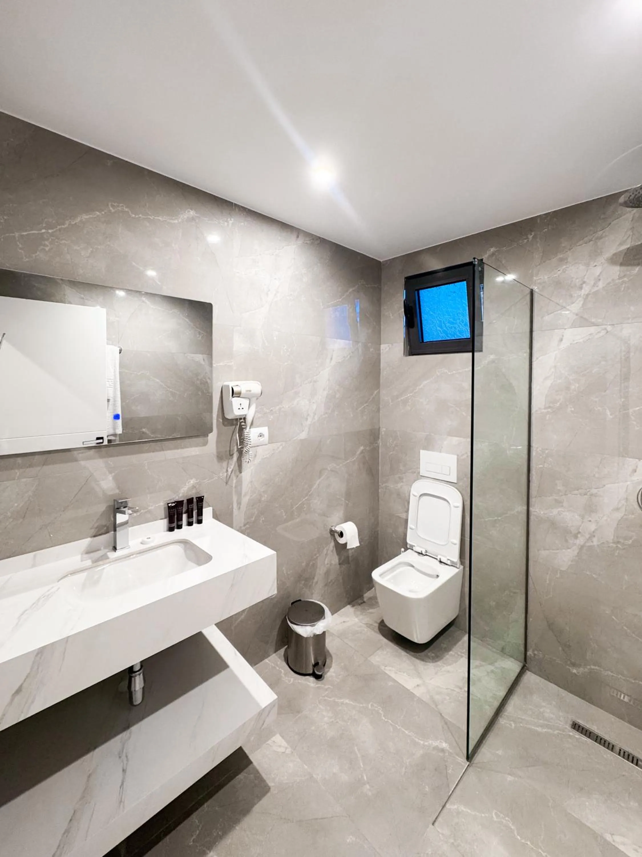Bathroom in New Heaven Hotel