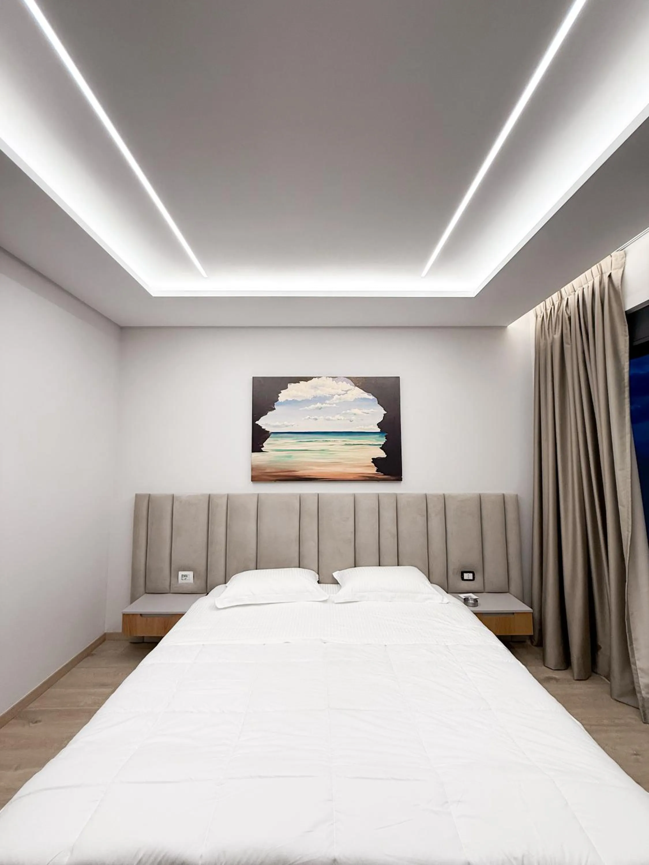 Photo of the whole room, Bed in New Heaven Hotel