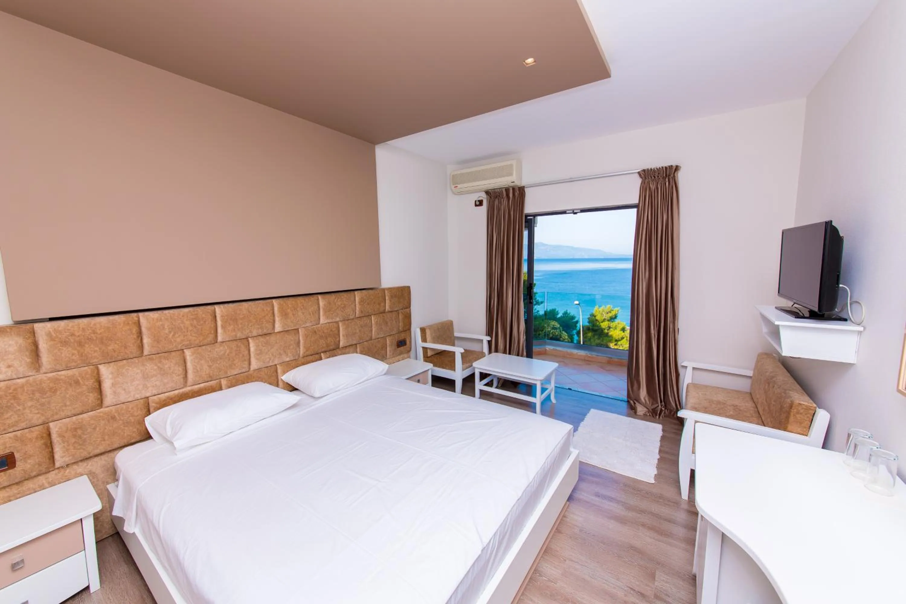 Bed in New Heaven Hotel