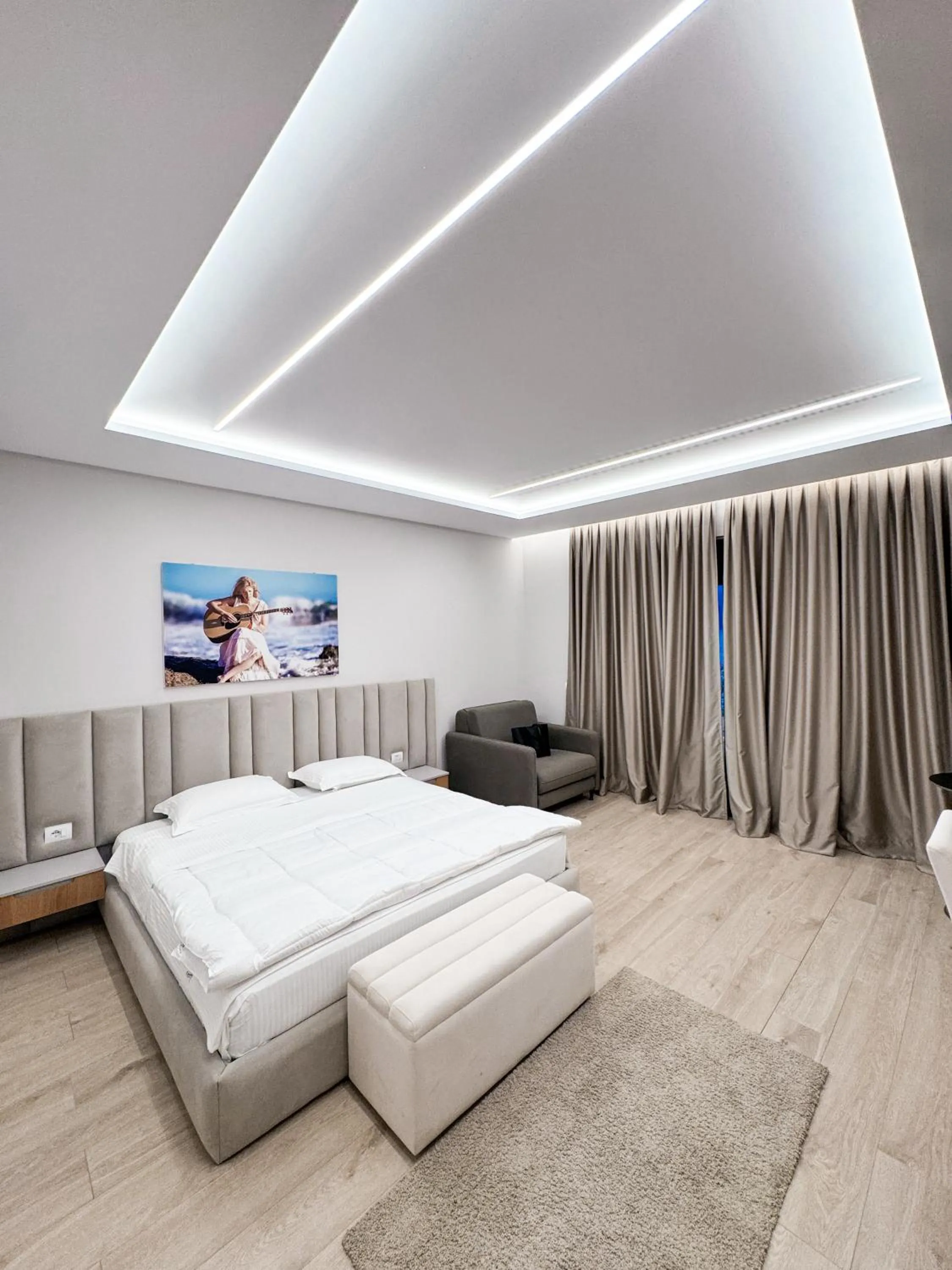 Bedroom, Bed in New Heaven Hotel