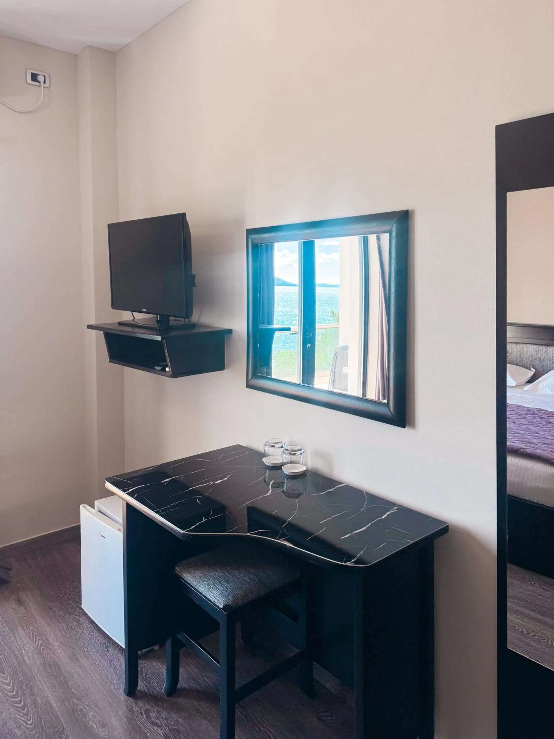 TV and multimedia, Bed in New Heaven Hotel