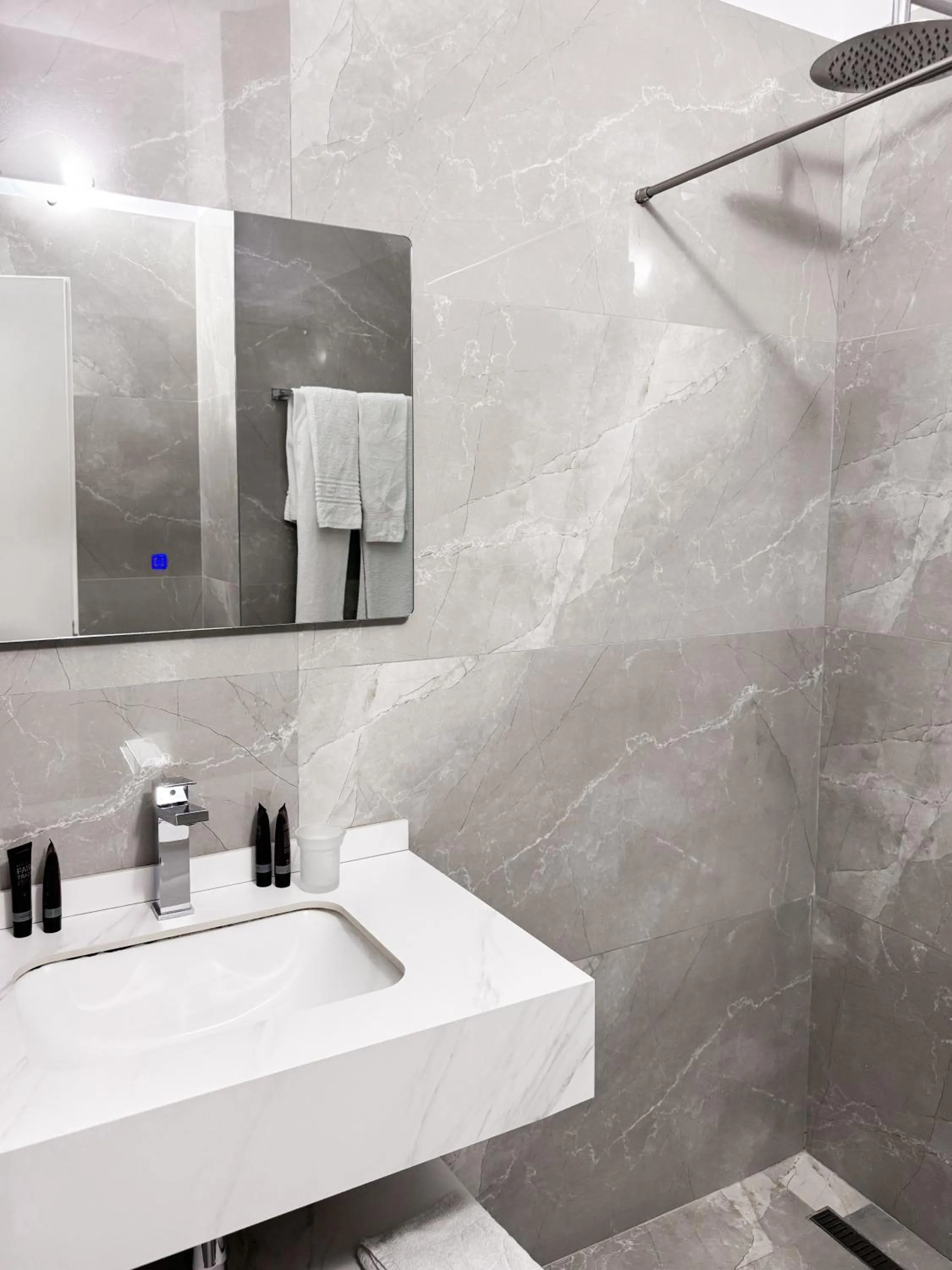 Bathroom in New Heaven Hotel