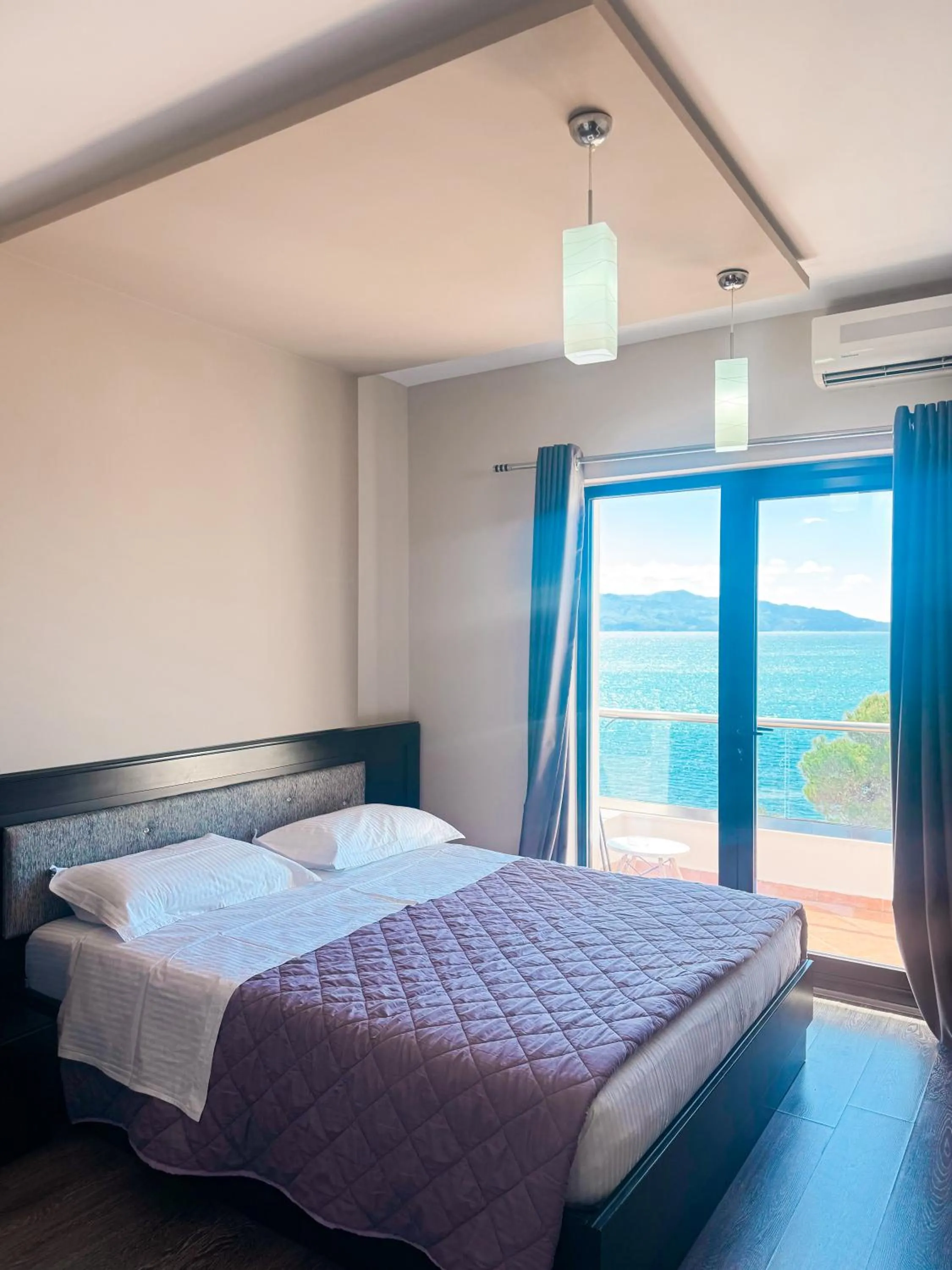 Bedroom, Bed in New Heaven Hotel