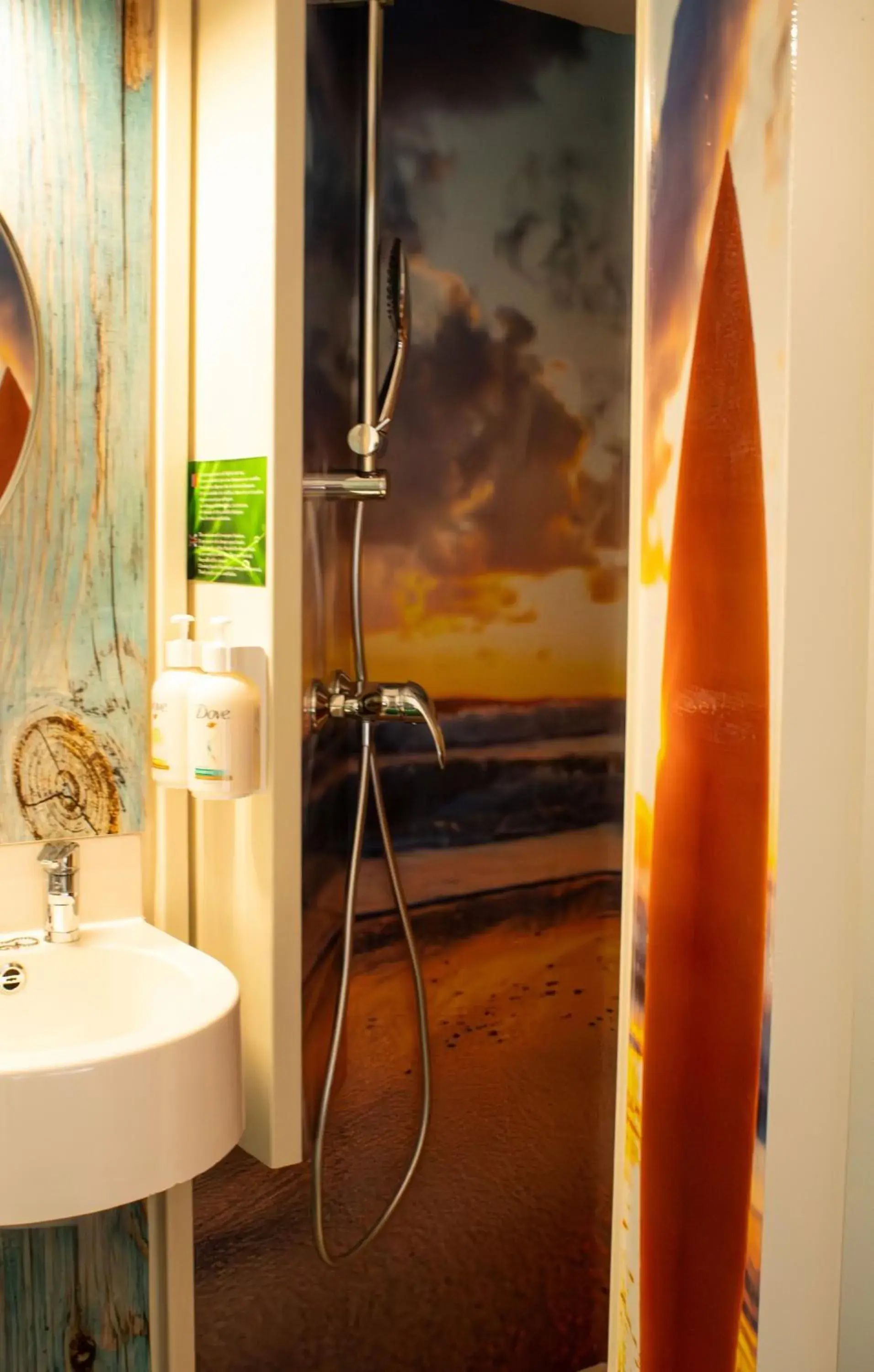 Standard Triple Room in Hôtel Les Genêts Bayonne Standard Triple Room in Hôtel Les Genêts Bayonne