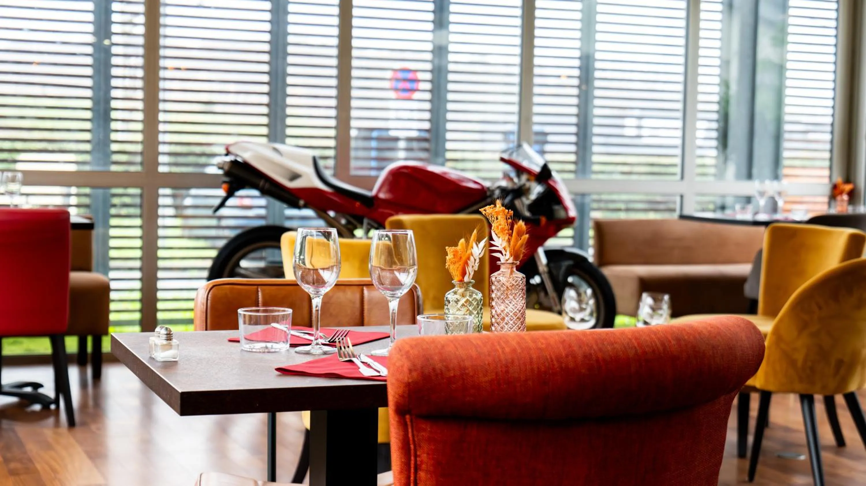 Restaurant/places to eat in Hôtel Les Genêts Bayonne