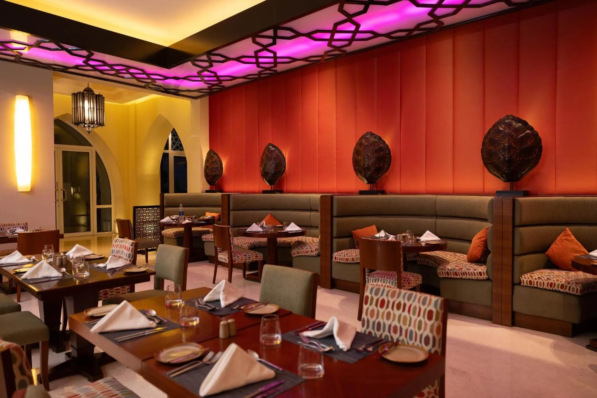 Restaurant/places to eat in Crowne Plaza Duqm by IHG