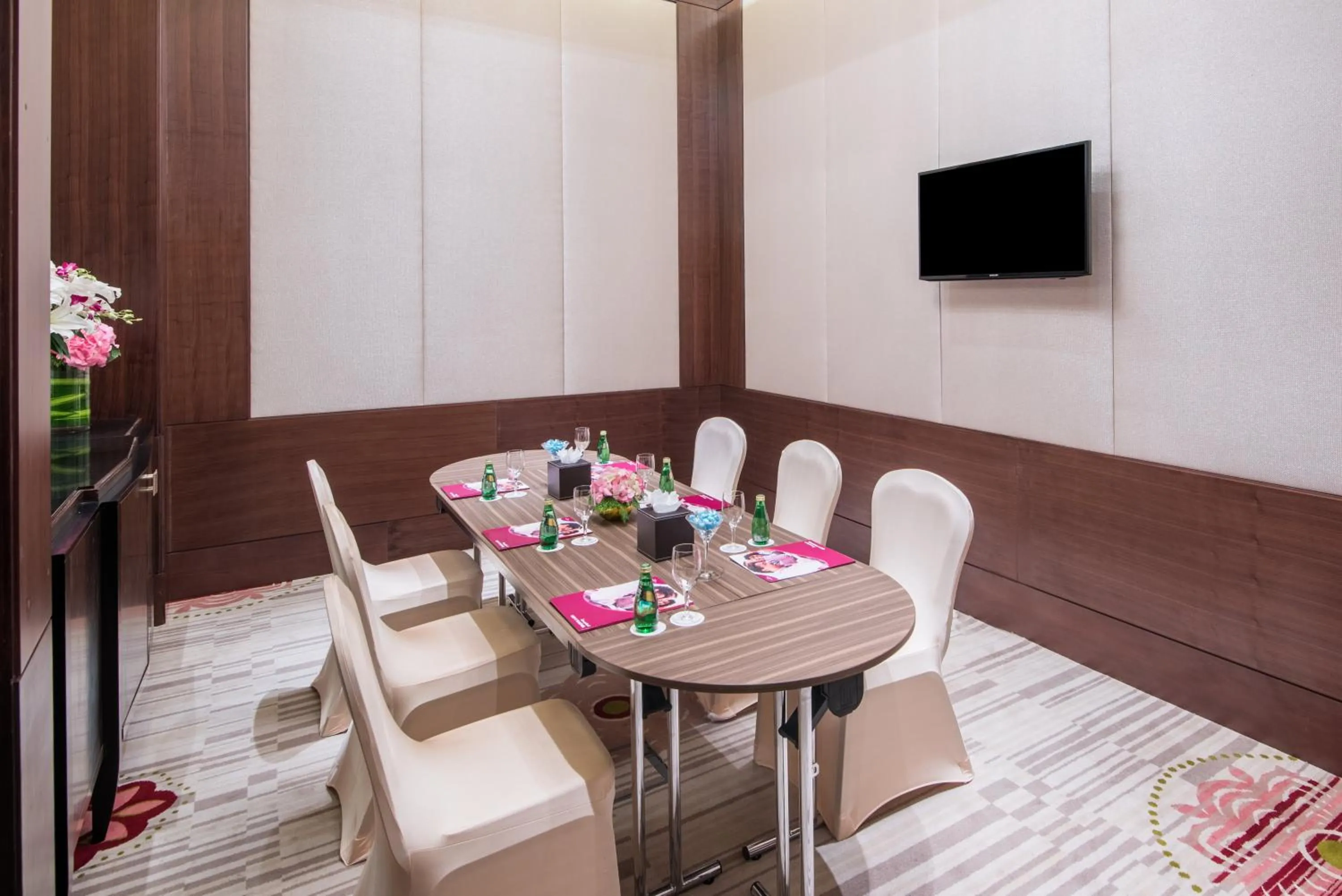 Meeting/conference room in Crowne Plaza Duqm by IHG