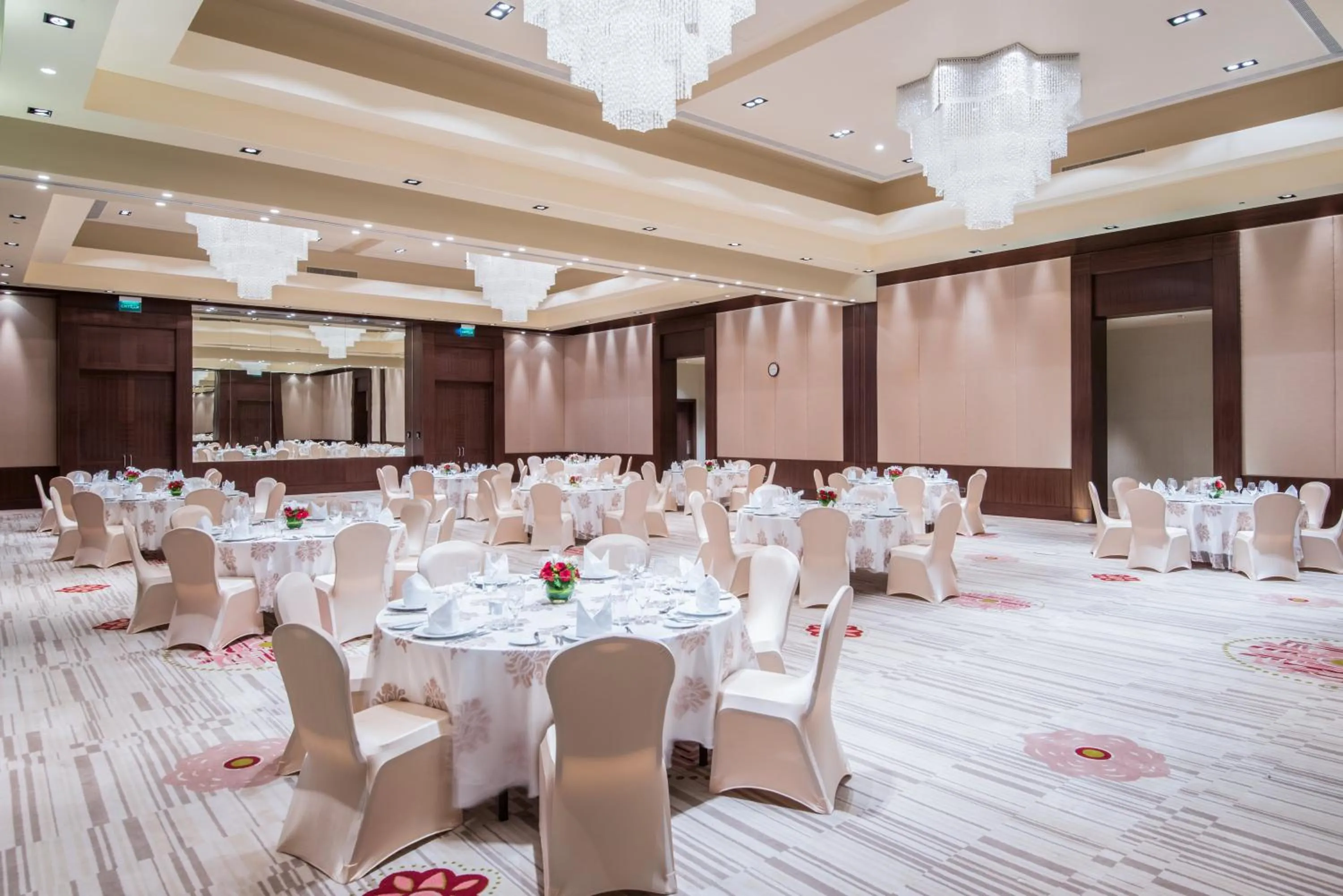 Banquet/Function facilities in Crowne Plaza Duqm by IHG