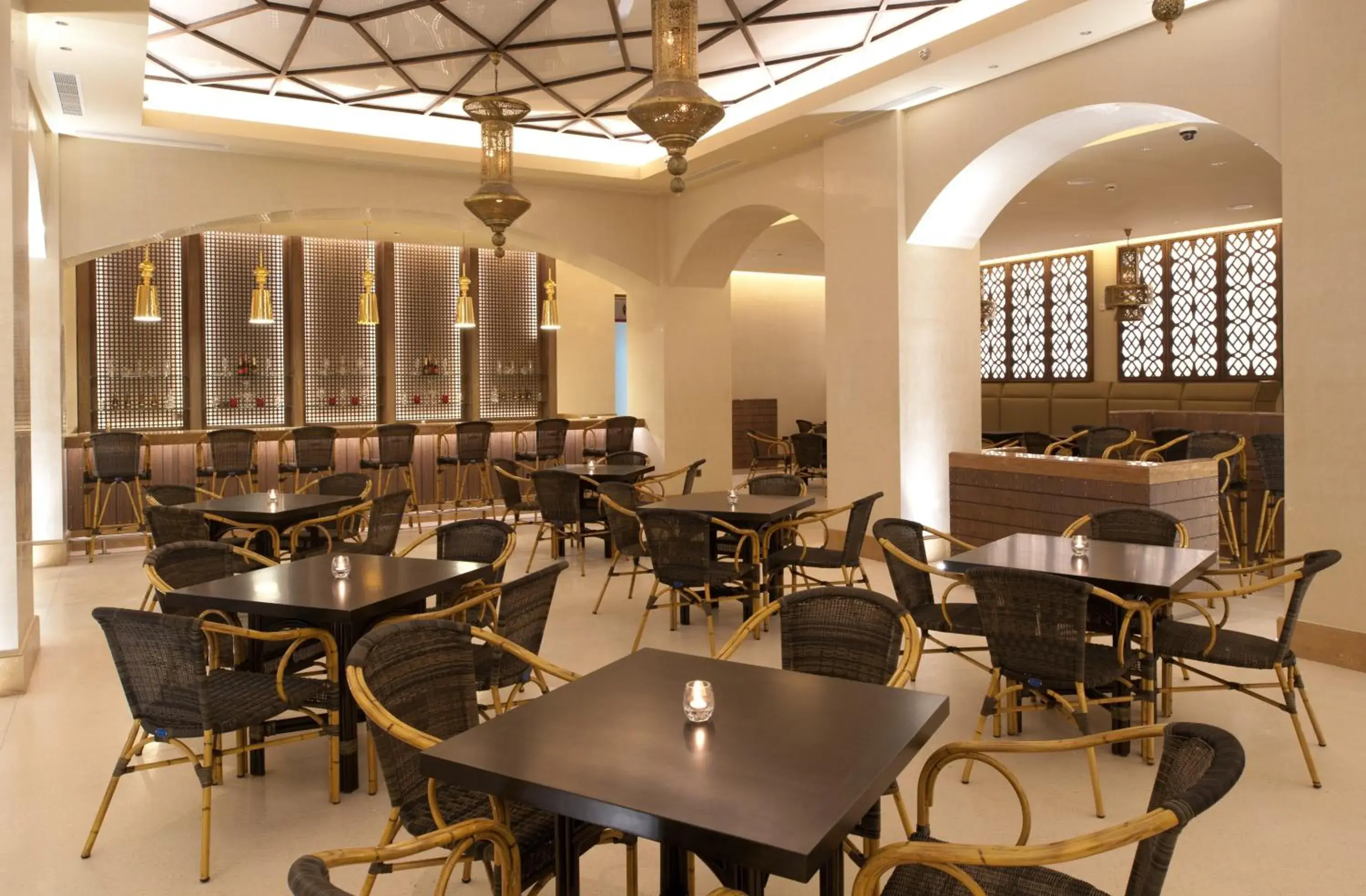 Lounge or bar in Crowne Plaza Duqm by IHG Lounge or bar in Crowne Plaza Duqm by IHG