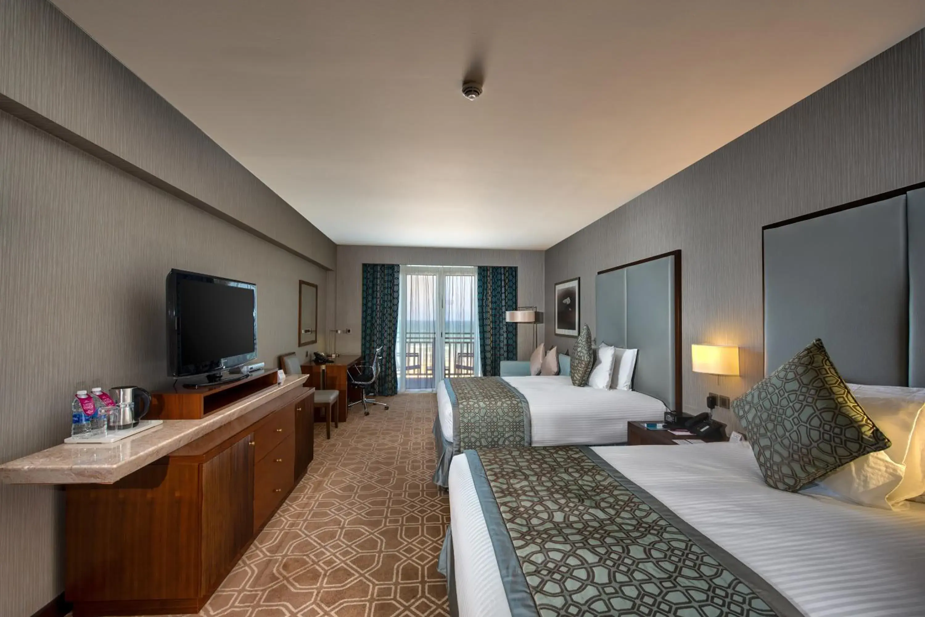 Bed in Crowne Plaza Duqm by IHG Bed in Crowne Plaza Duqm by IHG