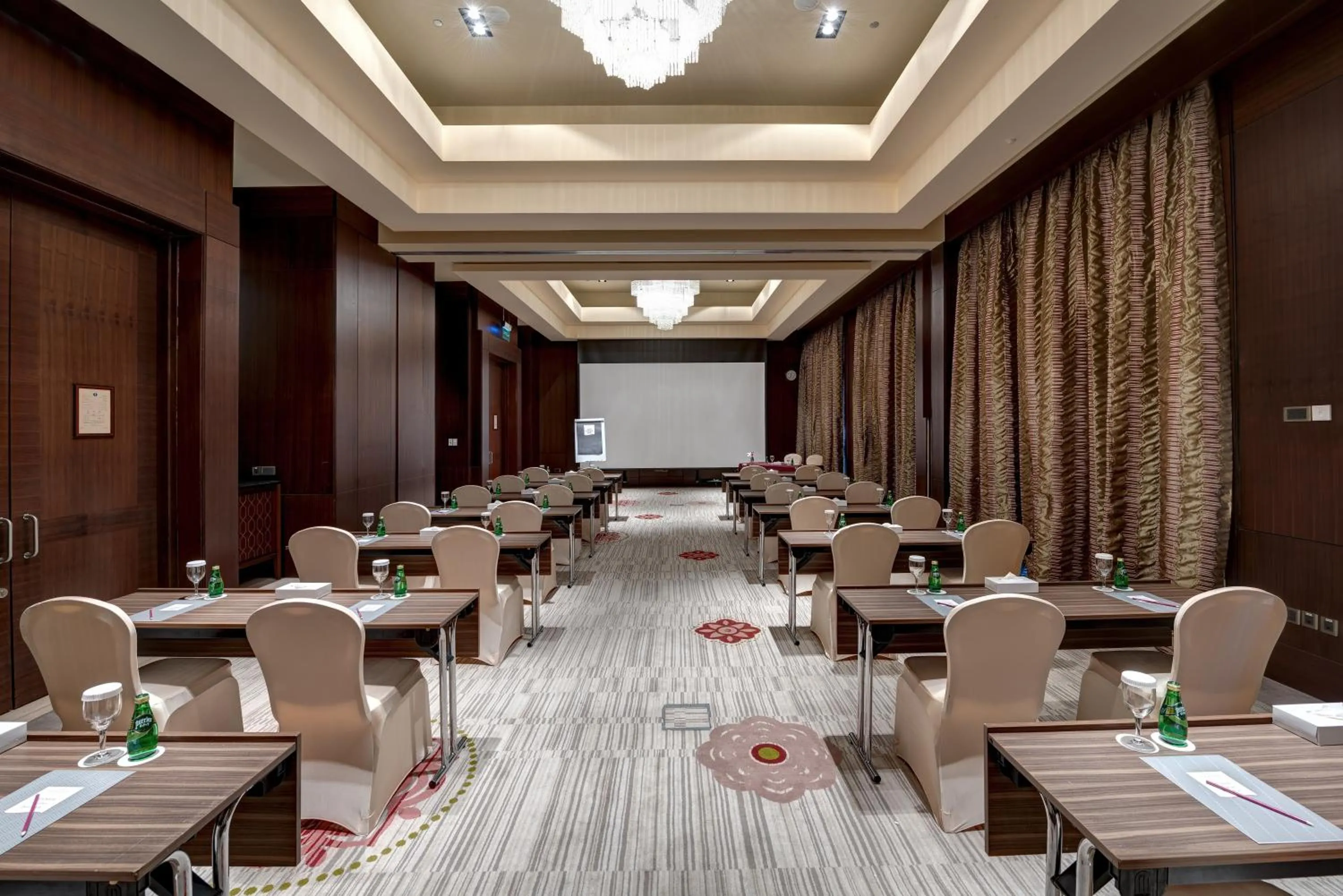 Meeting/conference room in Crowne Plaza Duqm by IHG