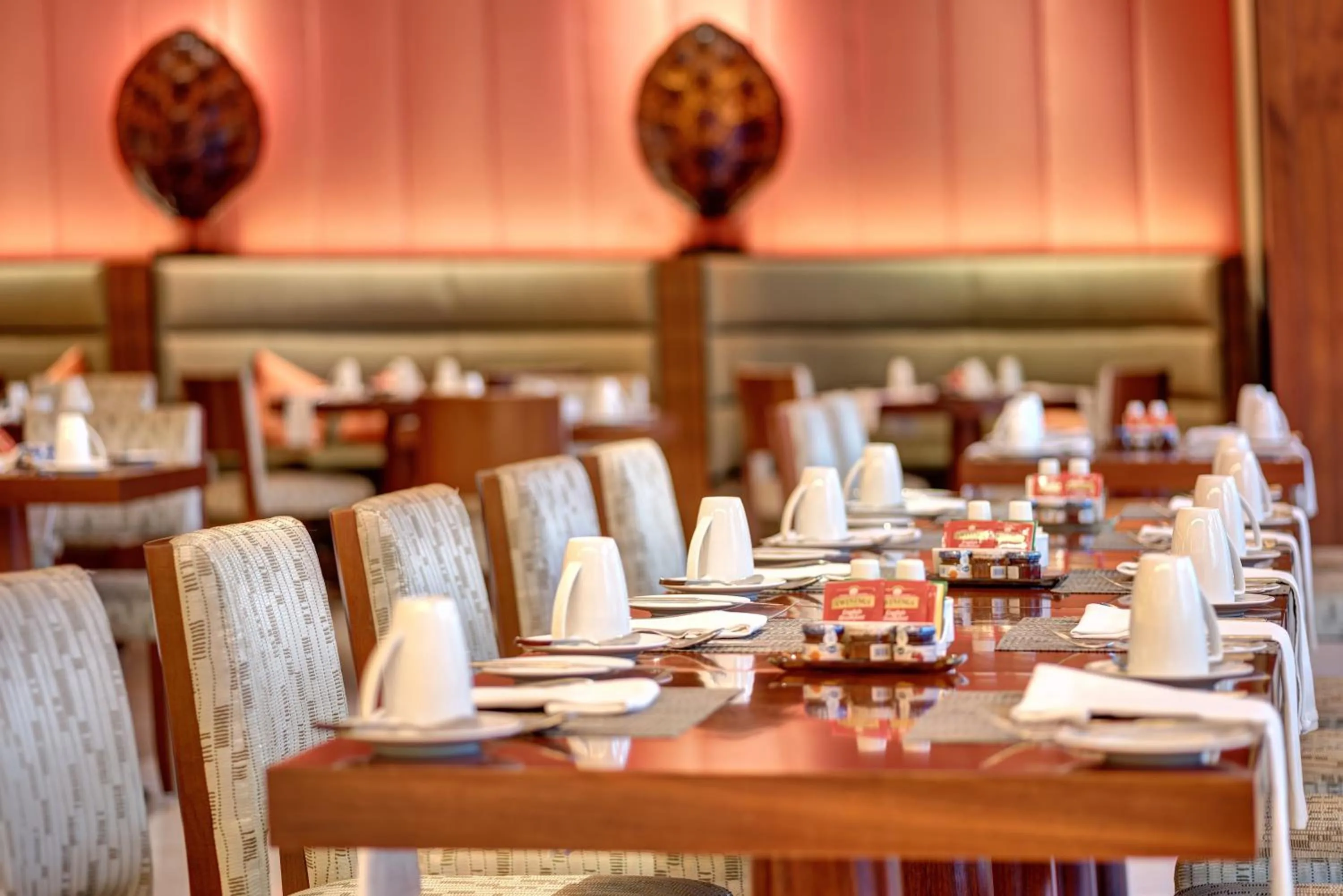 Restaurant/places to eat in Crowne Plaza Duqm by IHG