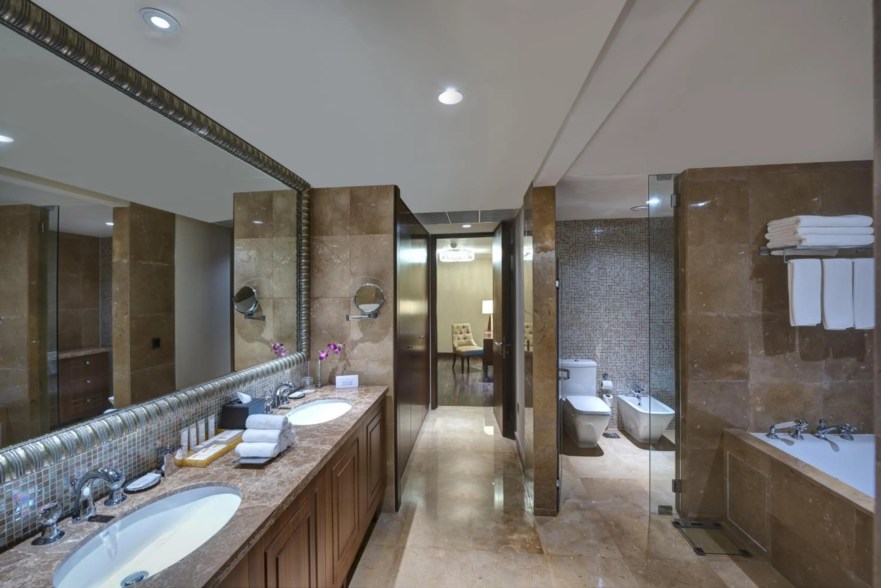 Toilet in Crowne Plaza Duqm by IHG