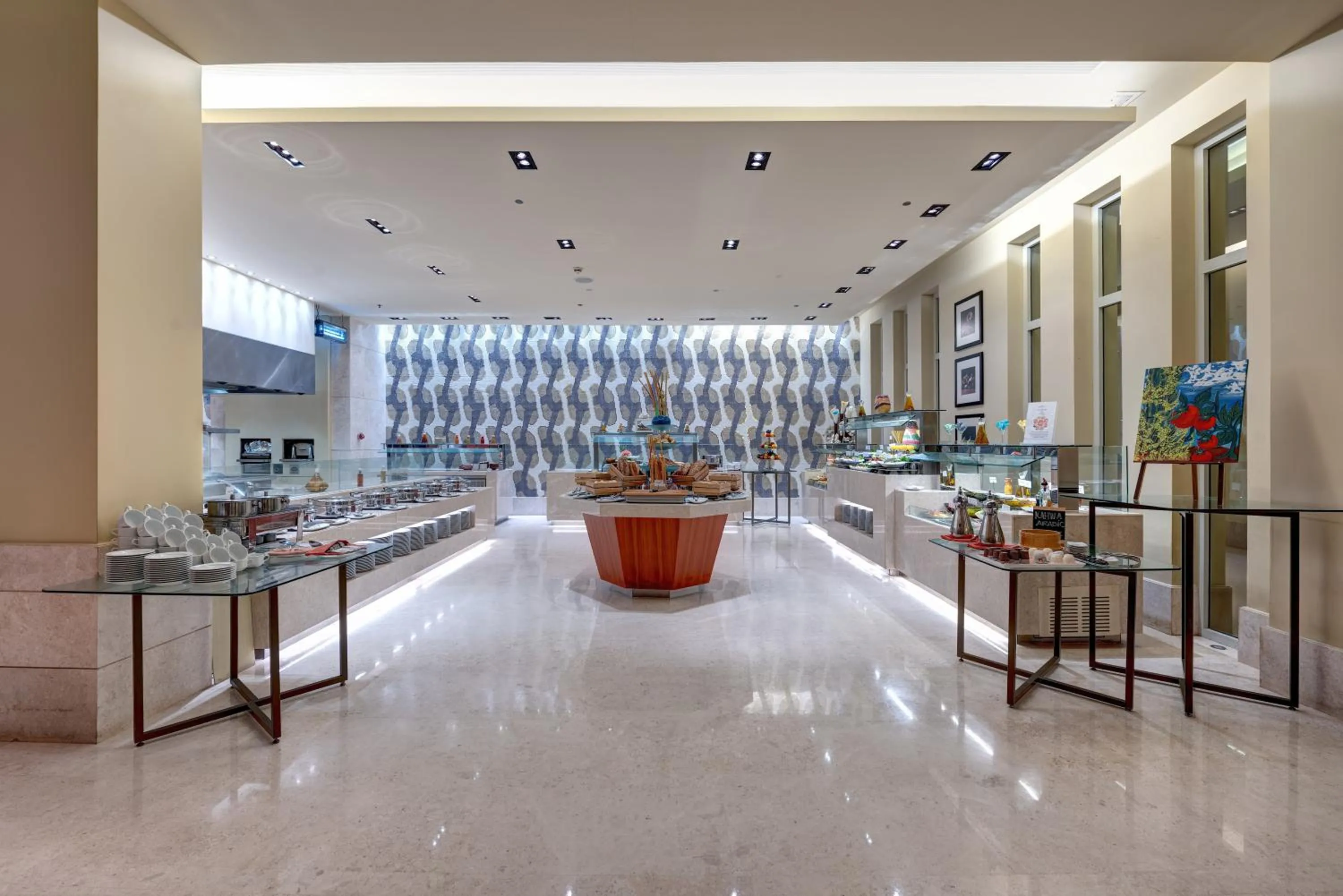 Restaurant/places to eat in Crowne Plaza Duqm by IHG