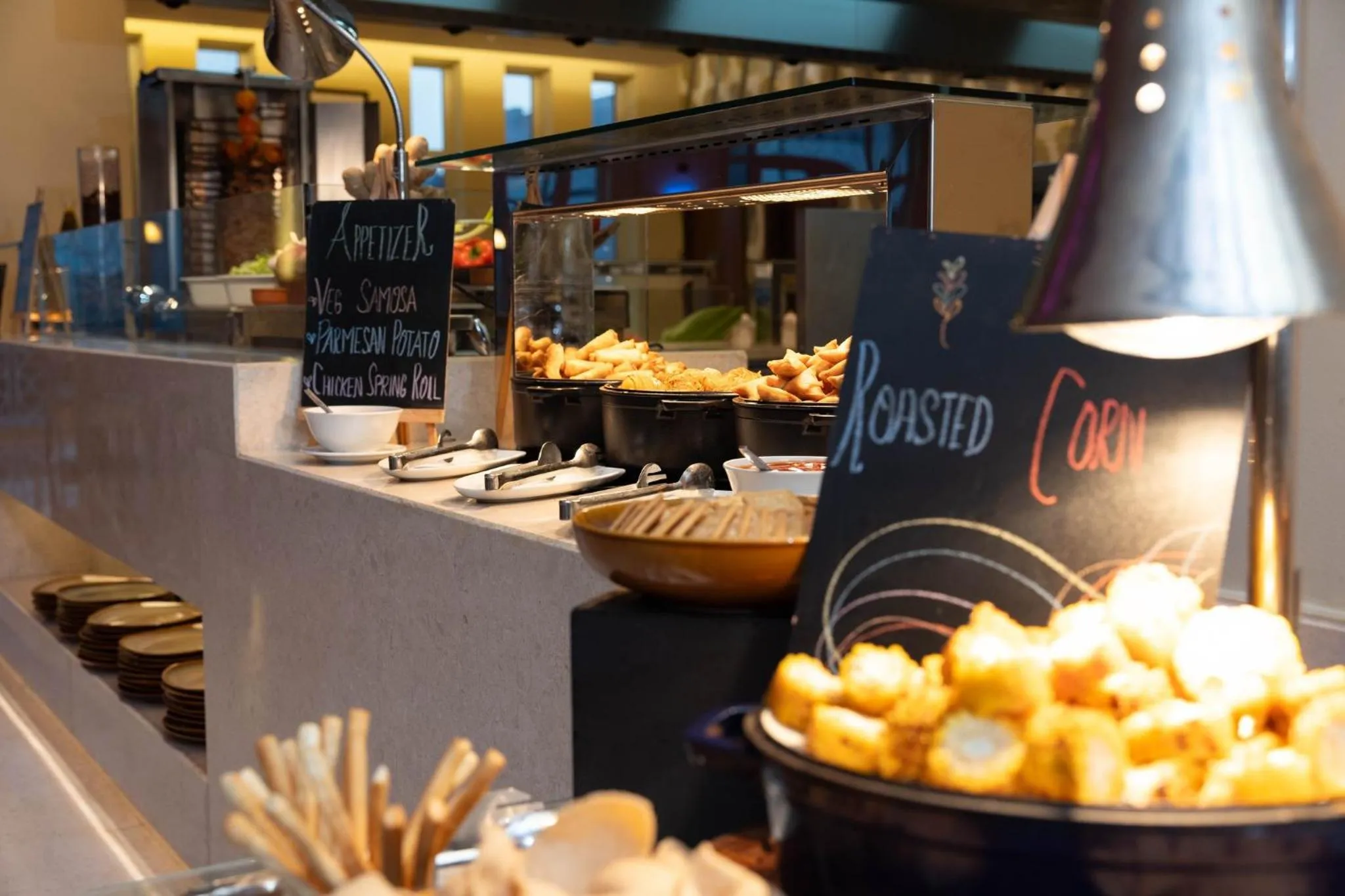 Restaurant/places to eat in Crowne Plaza Duqm by IHG