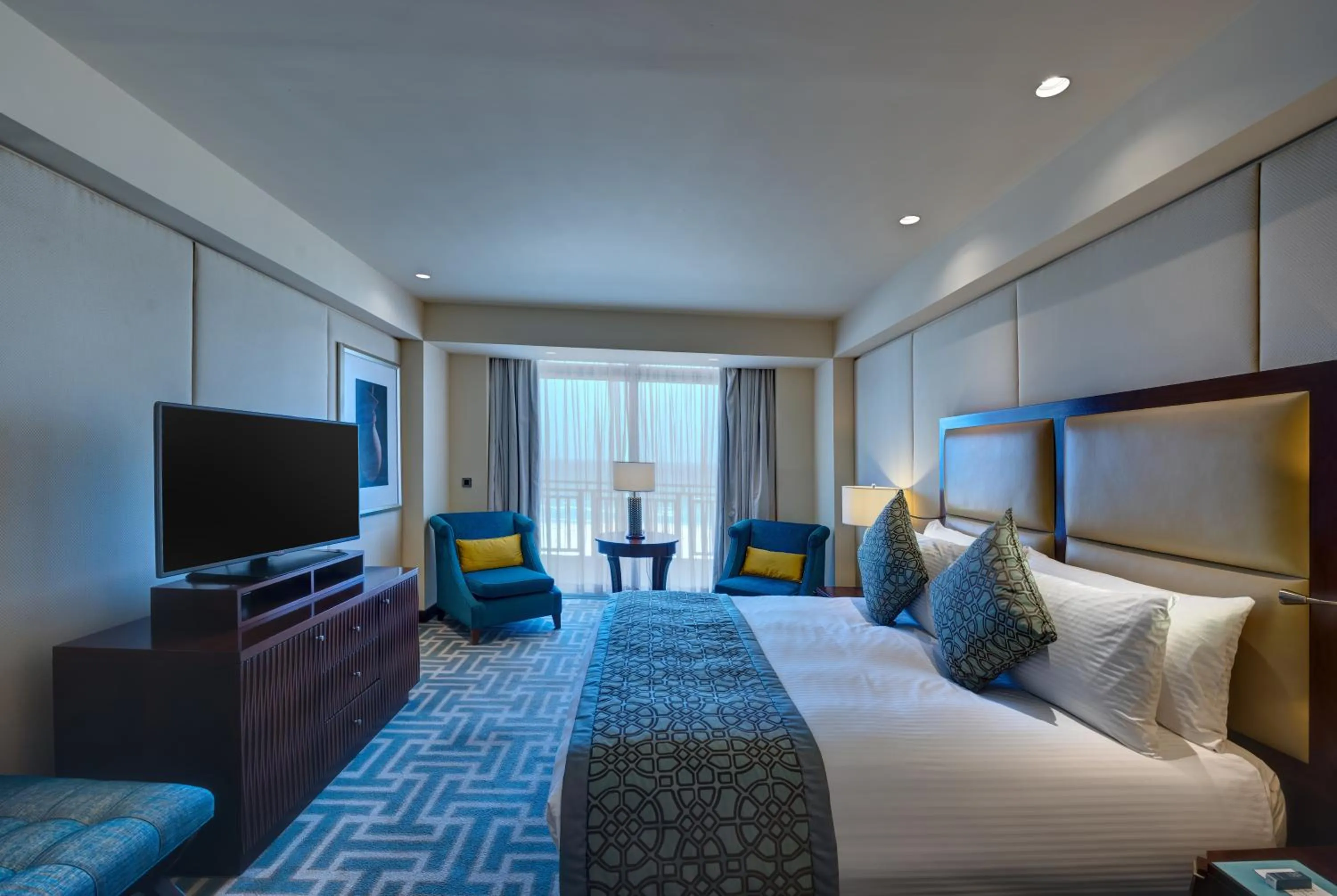 Bed in Crowne Plaza Duqm by IHG