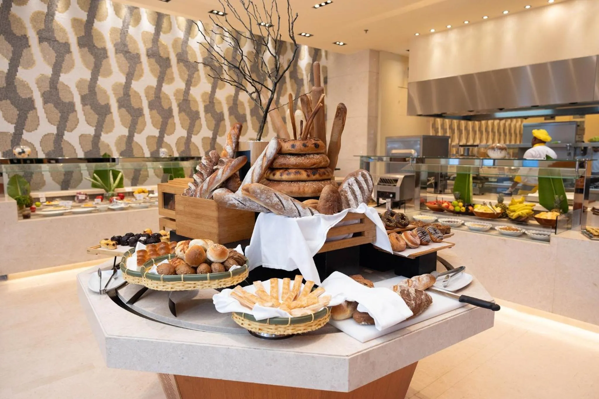 Restaurant/places to eat in Crowne Plaza Duqm by IHG