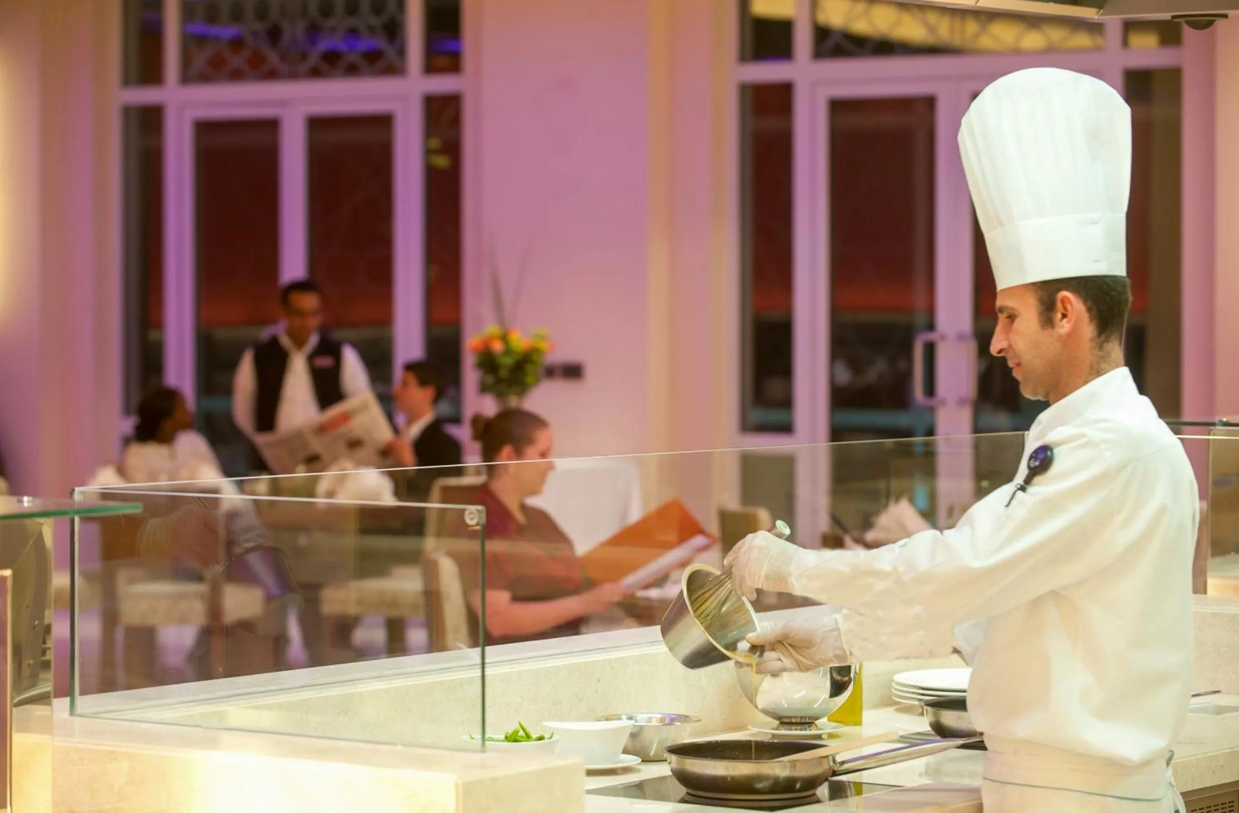 Restaurant/places to eat in Crowne Plaza Duqm by IHG