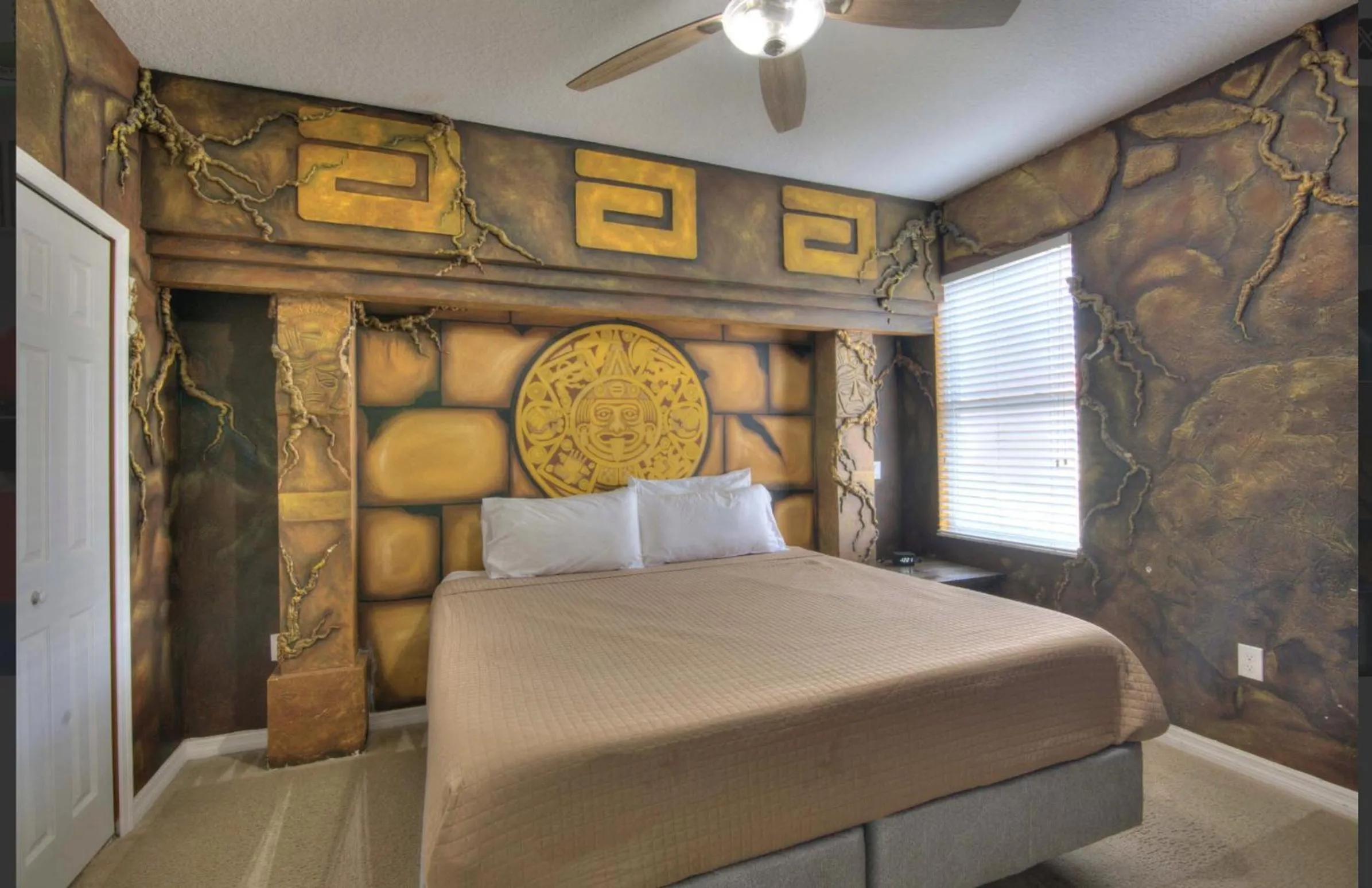 Bed in Dream Bowling Villa 14BR Heated Pool & Theater
