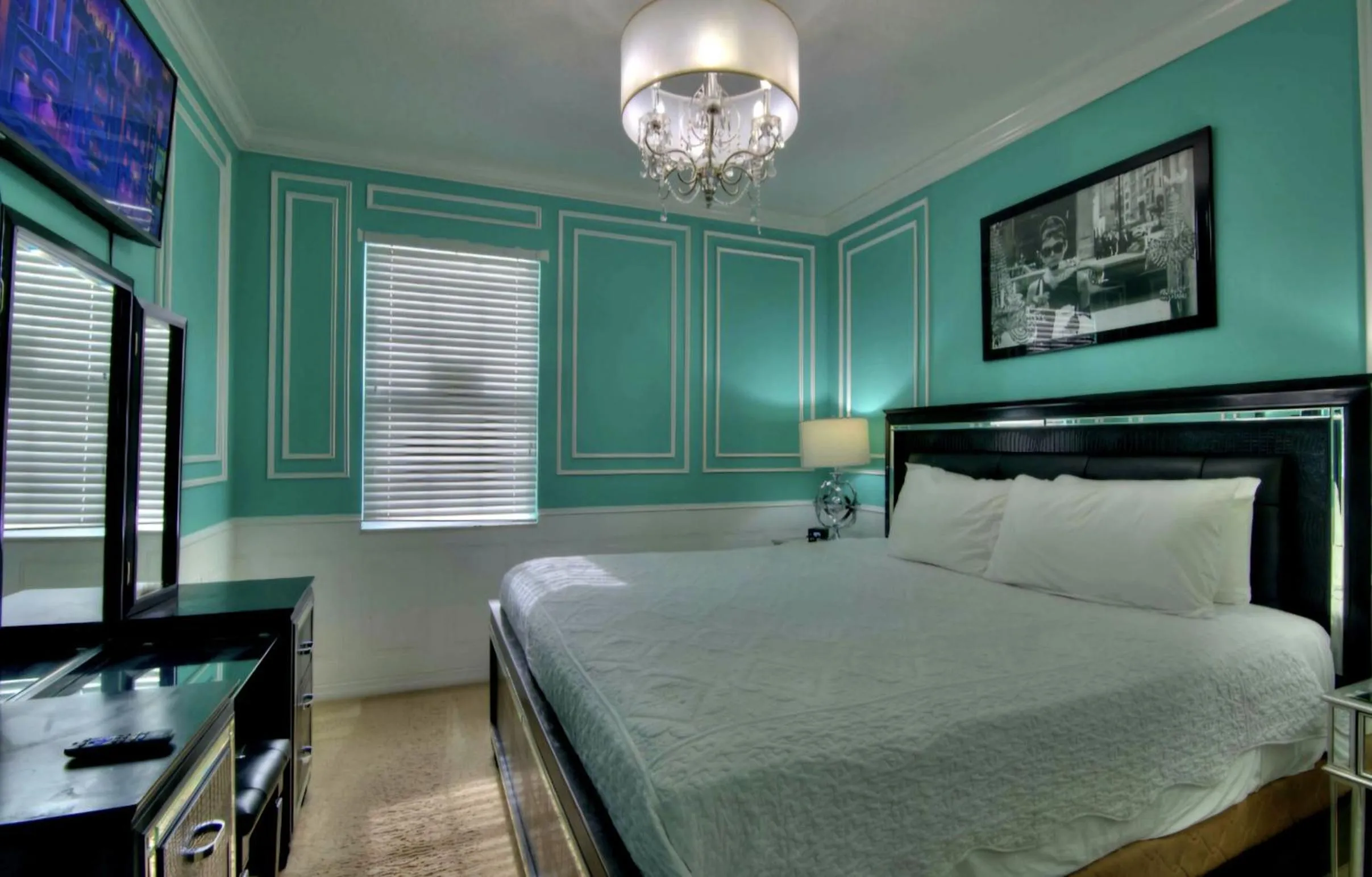 Bed in Dream Bowling Villa 14BR Heated Pool & Theater