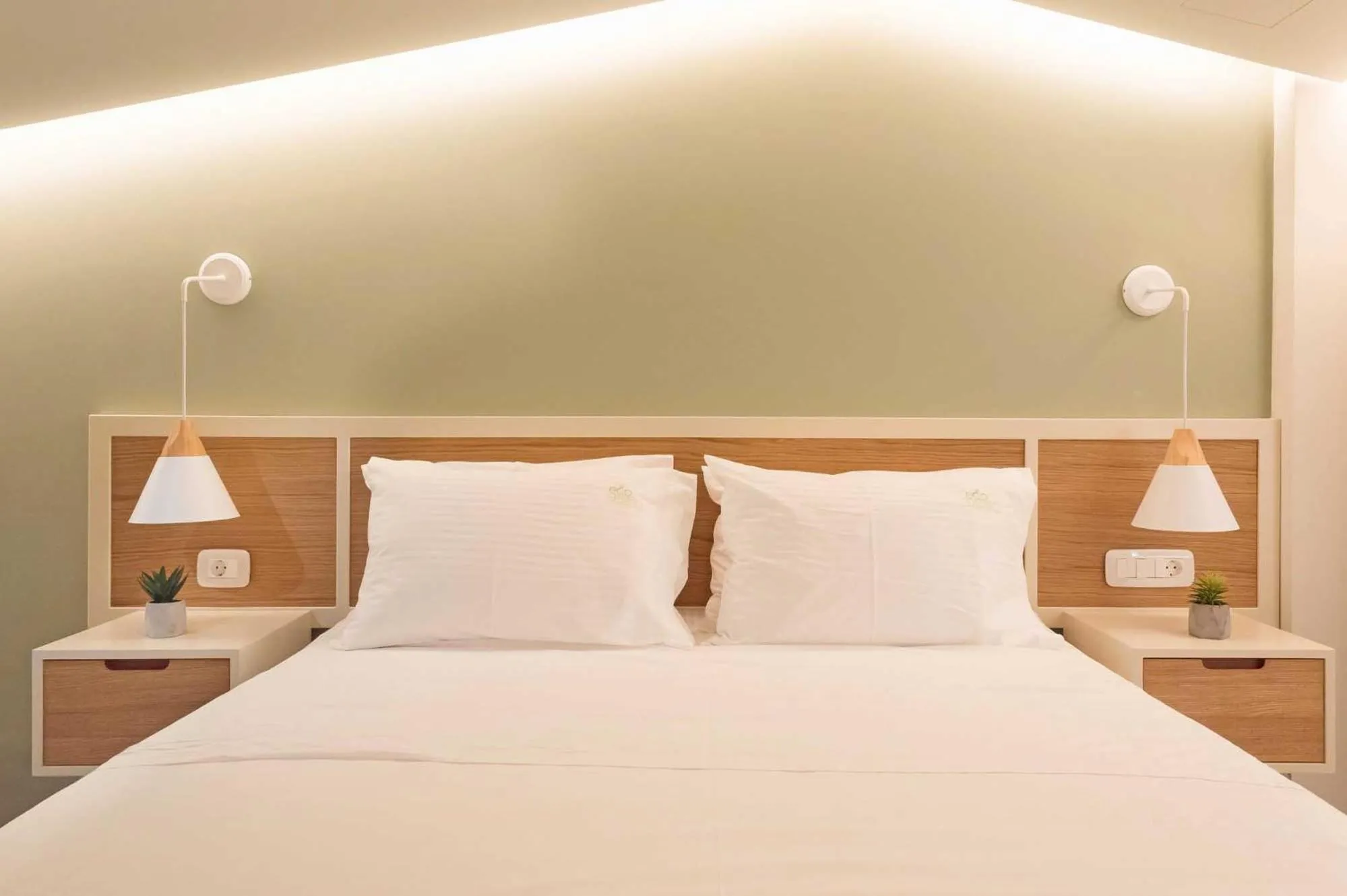 Property building, Bed in Eco Green Residences & Suites