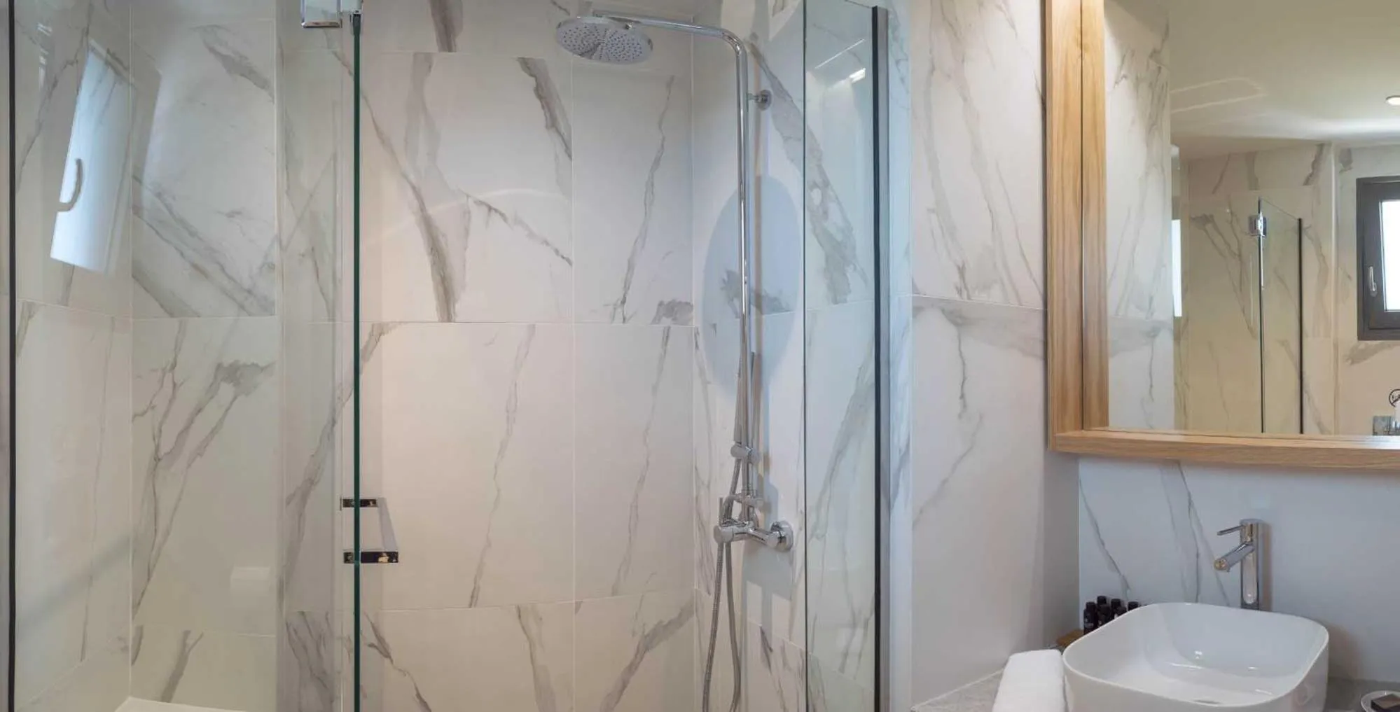 Shower in Eco Green Residences & Suites