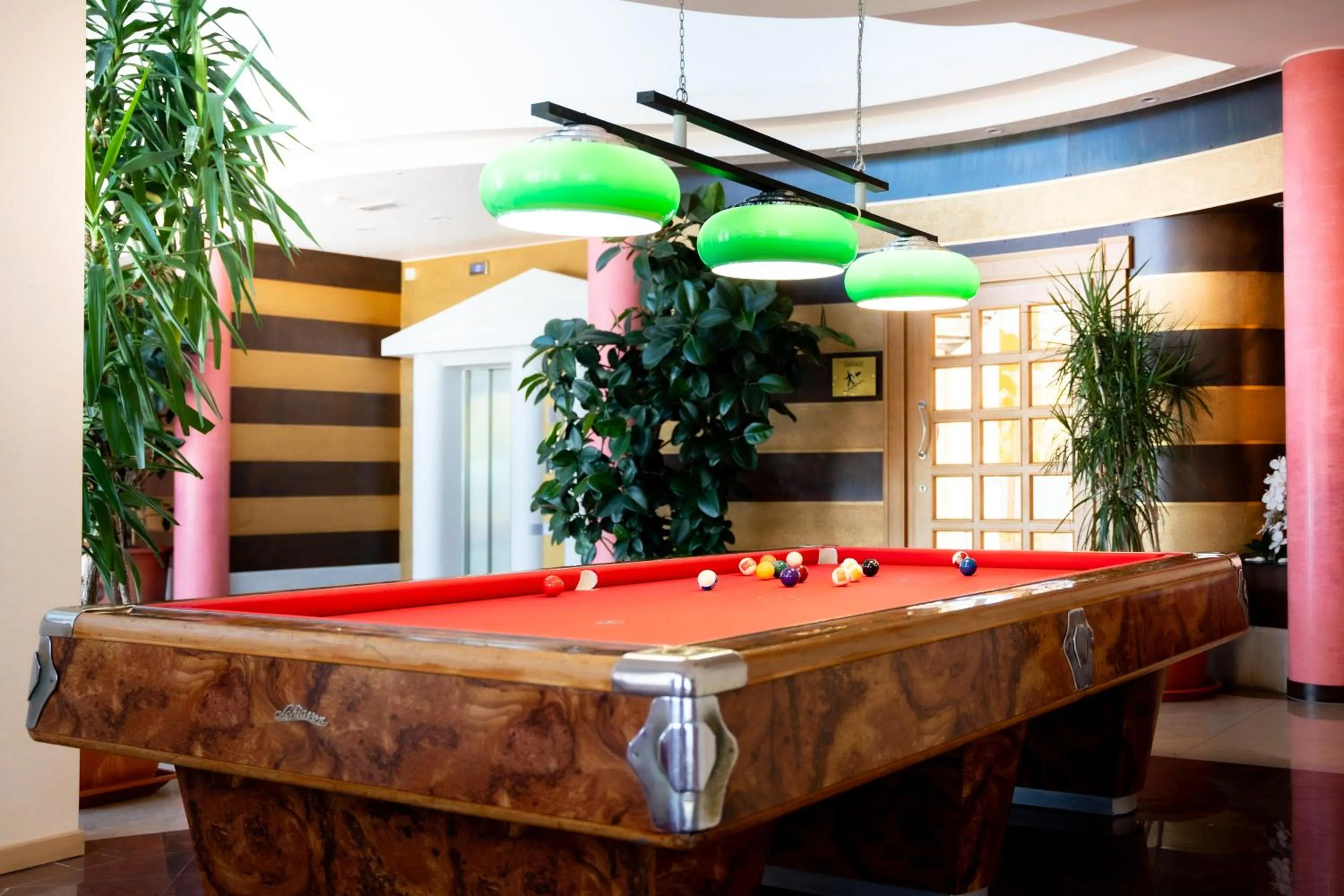 Billiard in Hotel Olympus