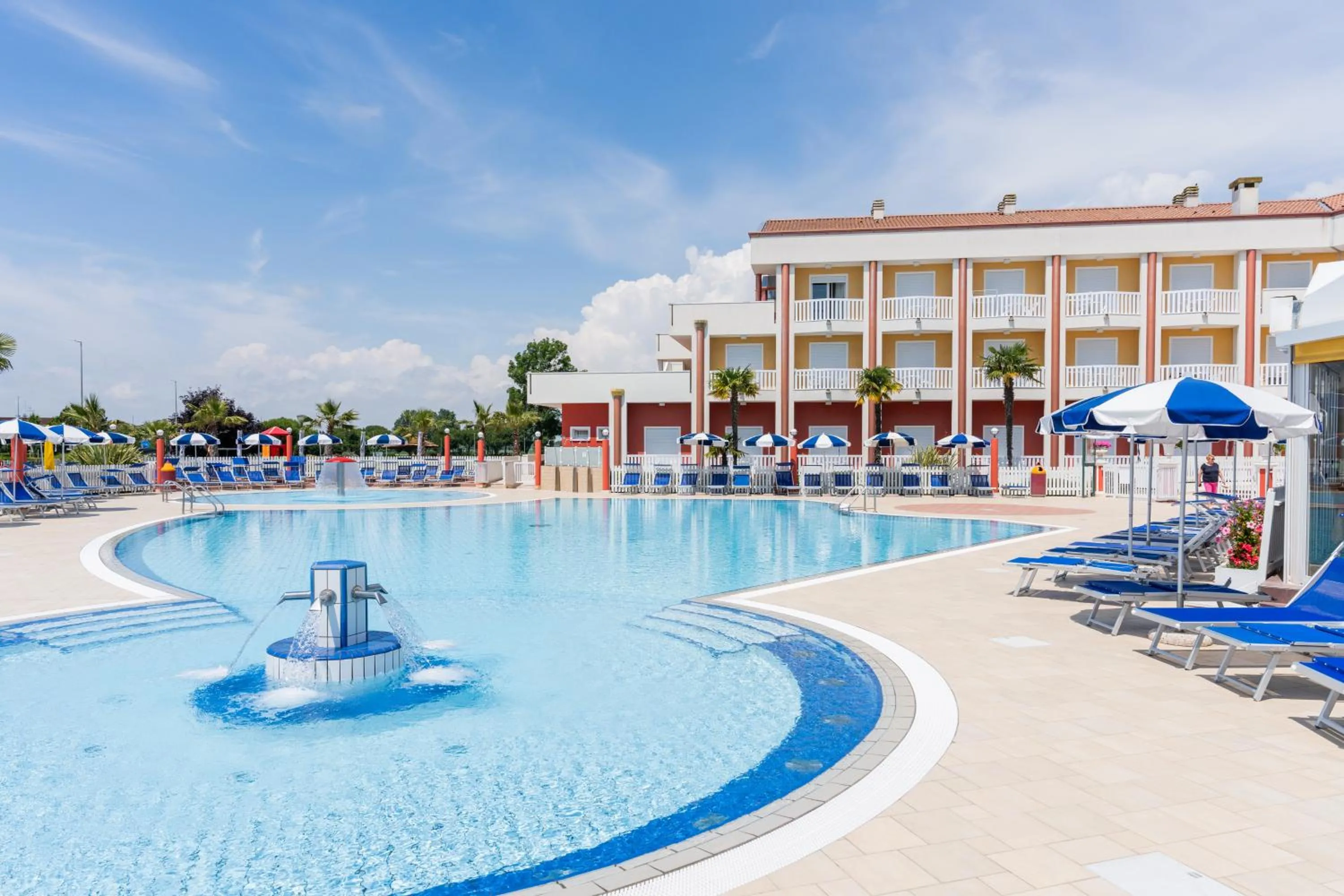 Swimming pool in Hotel Olympus