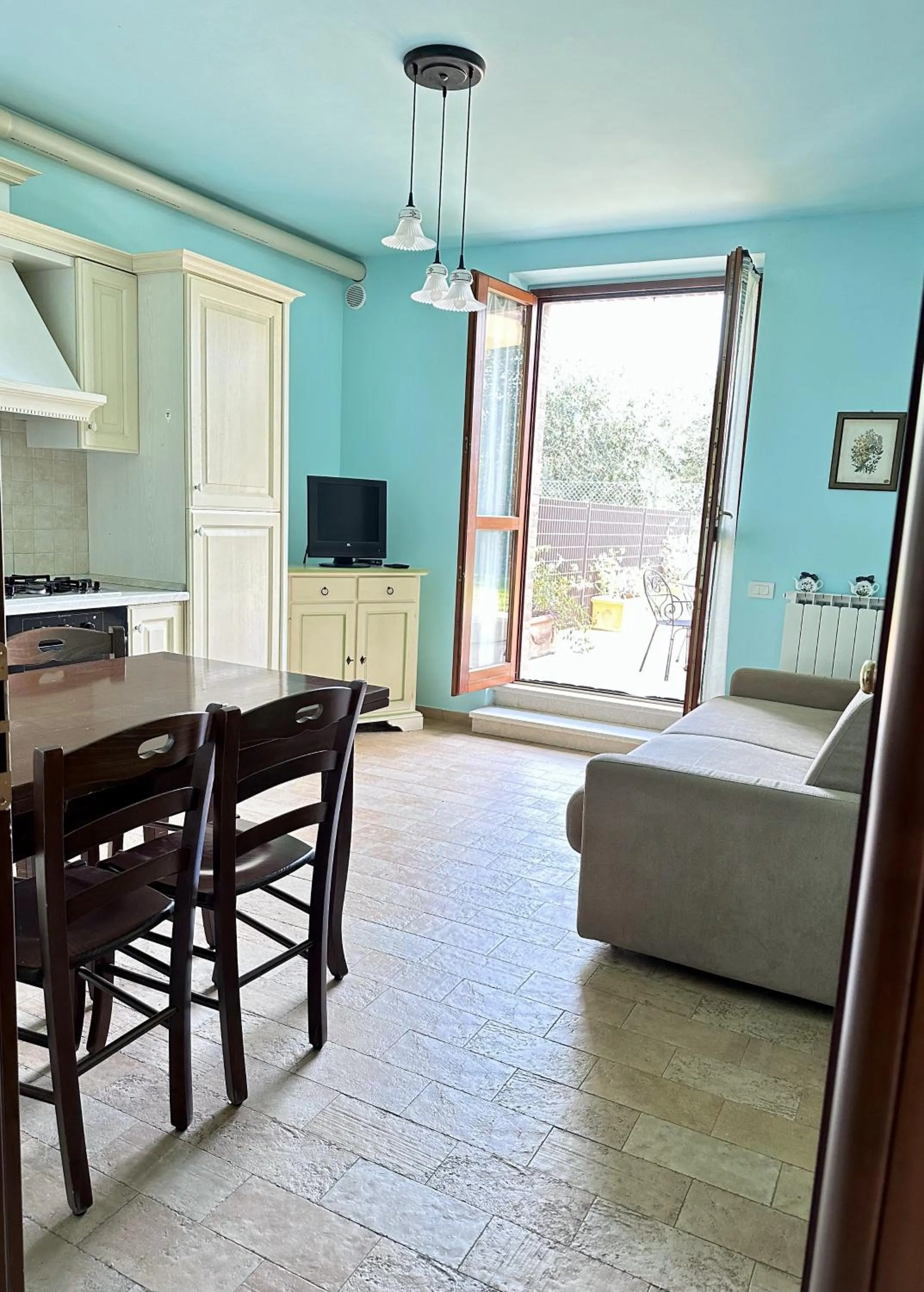 Kitchen or kitchenette in Cumana Blu Apartments