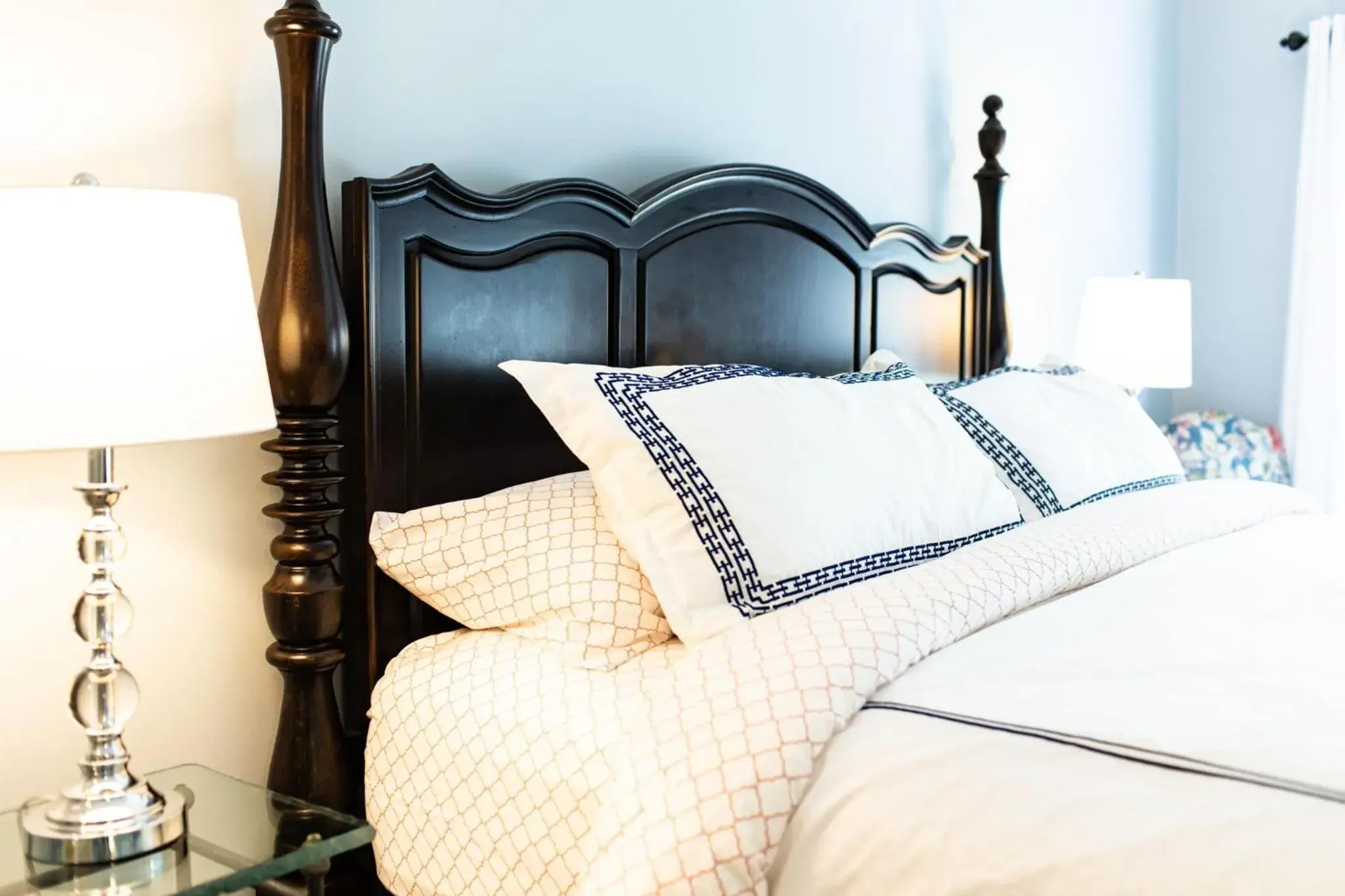 Deluxe King Room in Biddle Point Inn Deluxe King Room in Biddle Point Inn