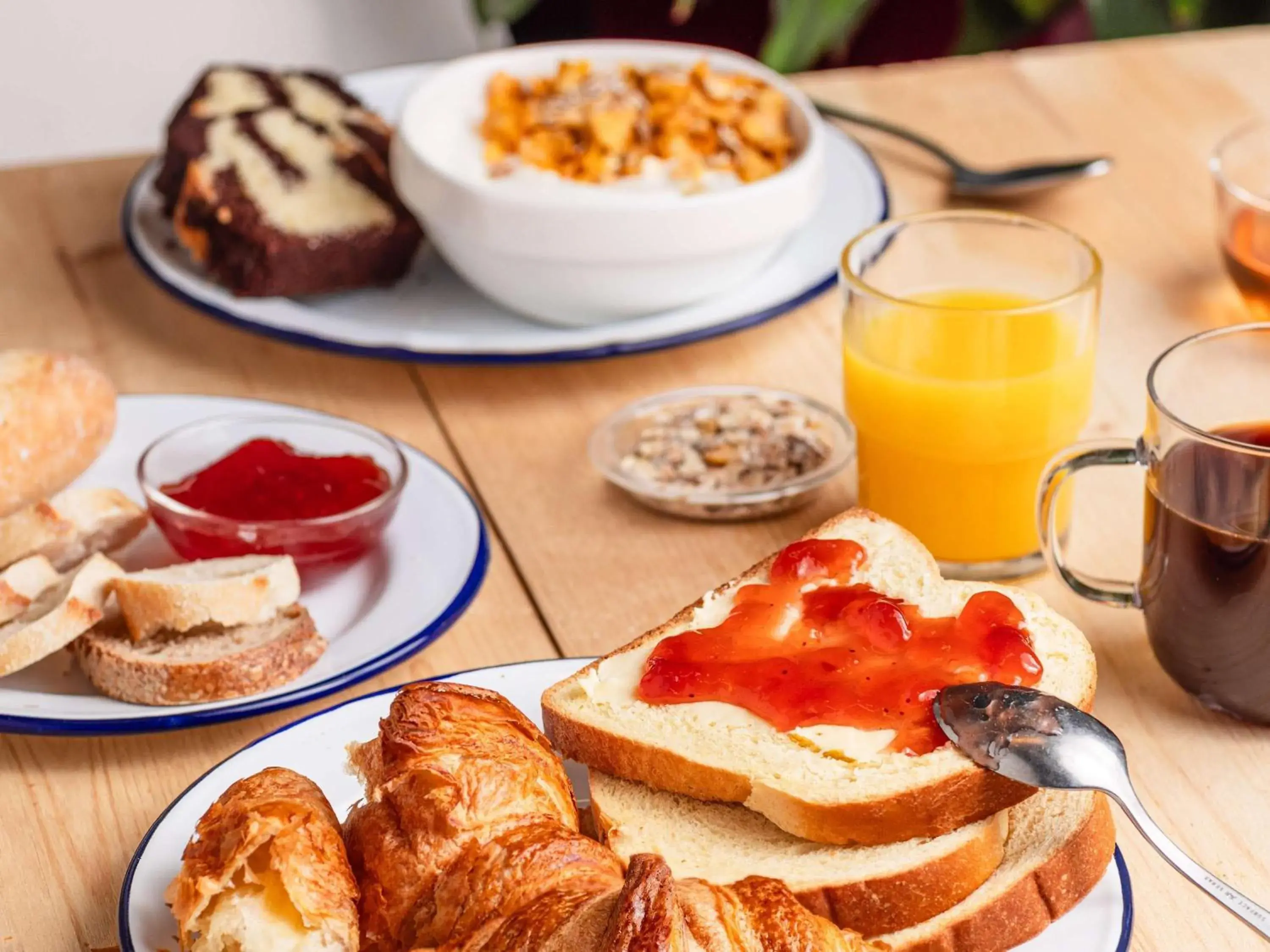 Breakfast in ibis budget Pontault Combault RN4 Marne La Vallée Breakfast in ibis budget Pontault Combault RN4 Marne La Vallée