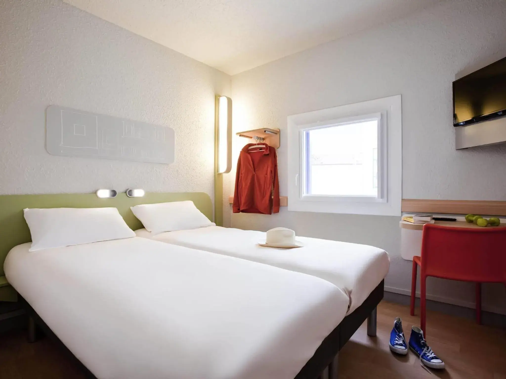 Bedroom, Bed in ibis budget Pontault Combault RN4 Marne La Vallée Bedroom, Bed in ibis budget Pontault Combault RN4 Marne La Vallée