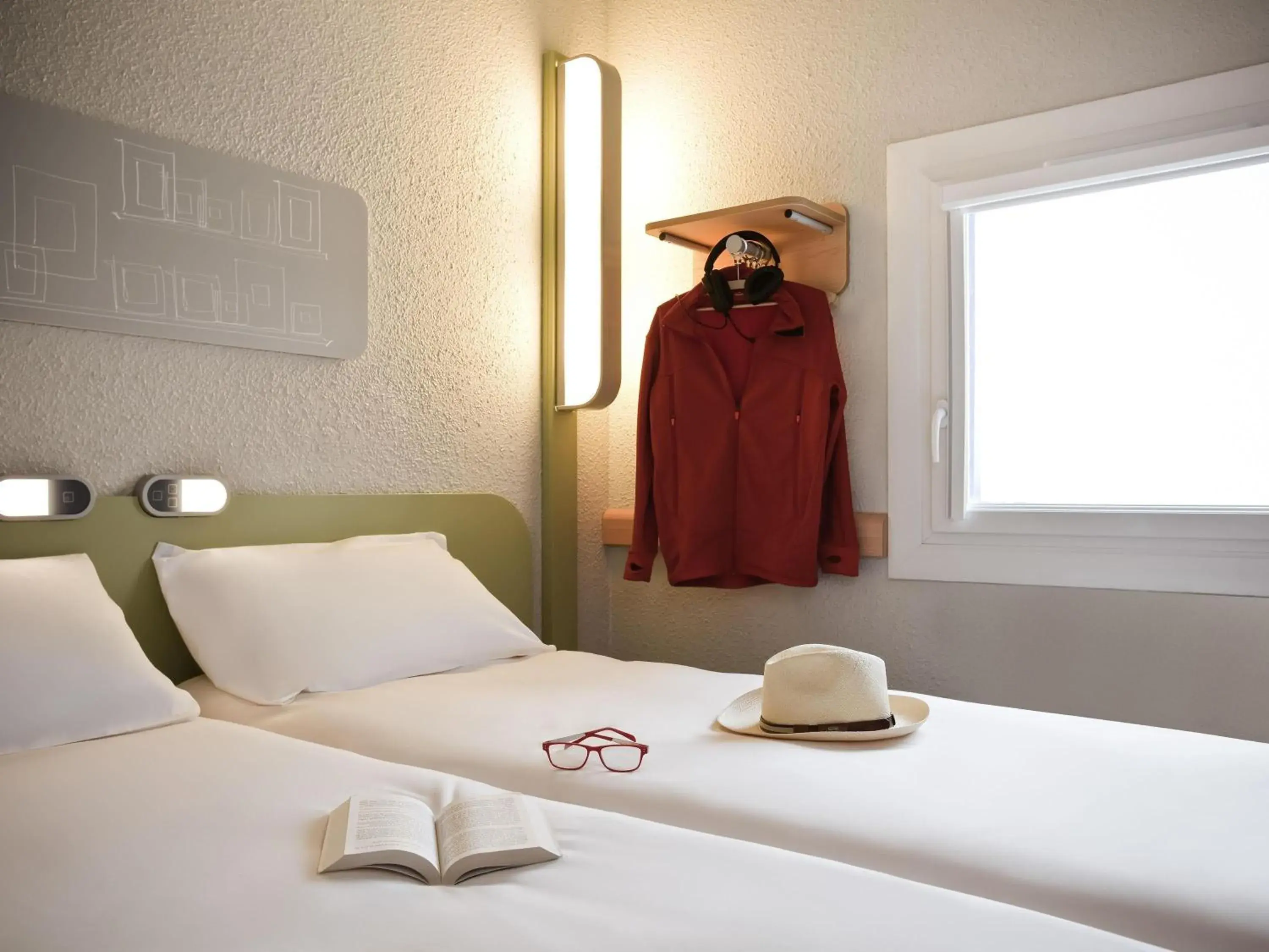 Bedroom, Bed in ibis budget Pontault Combault RN4 Marne La Vallée Bedroom, Bed in ibis budget Pontault Combault RN4 Marne La Vallée