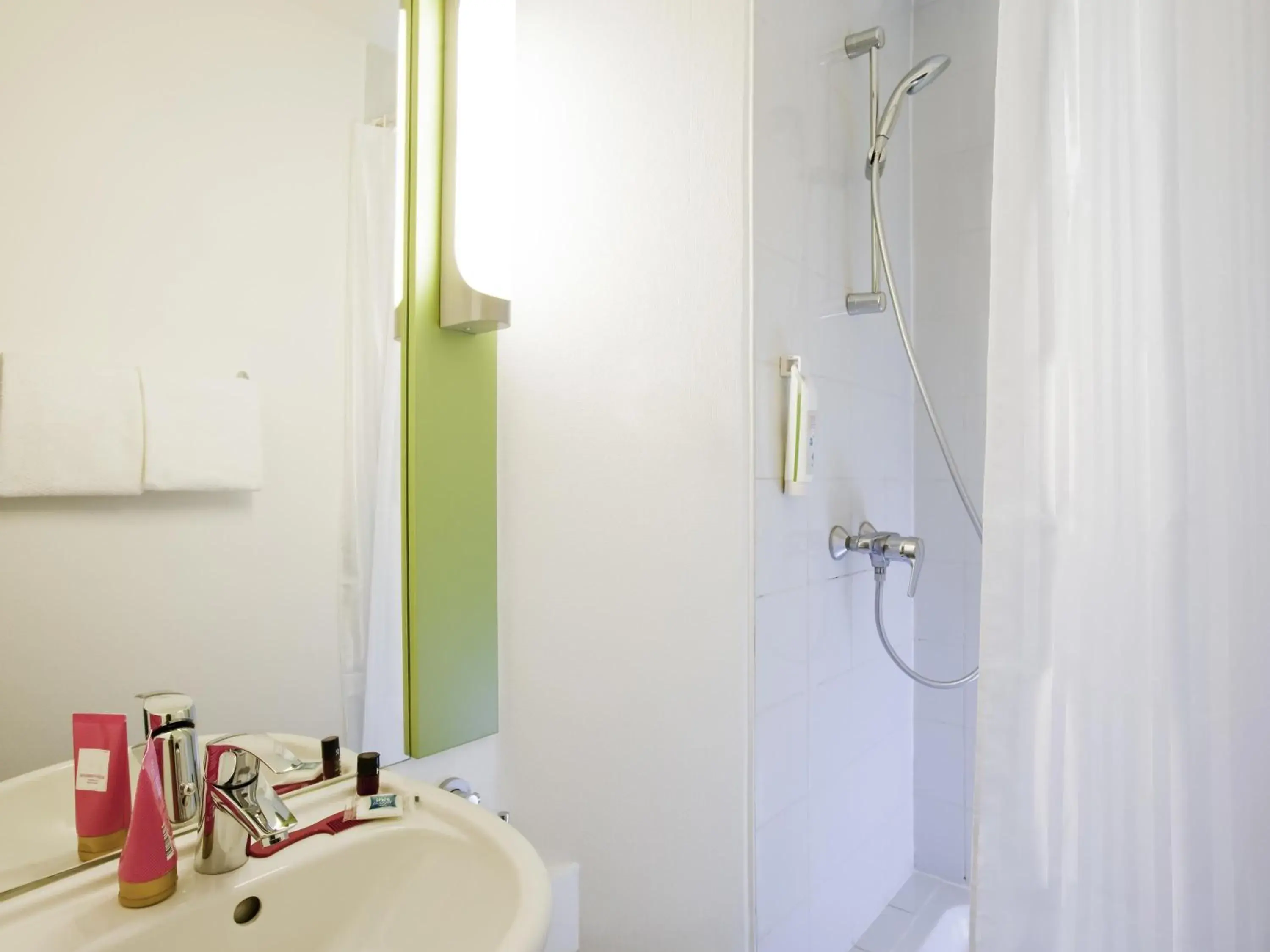 Bedroom in ibis budget Pontault Combault RN4 Marne La Vallée Bedroom in ibis budget Pontault Combault RN4 Marne La Vallée