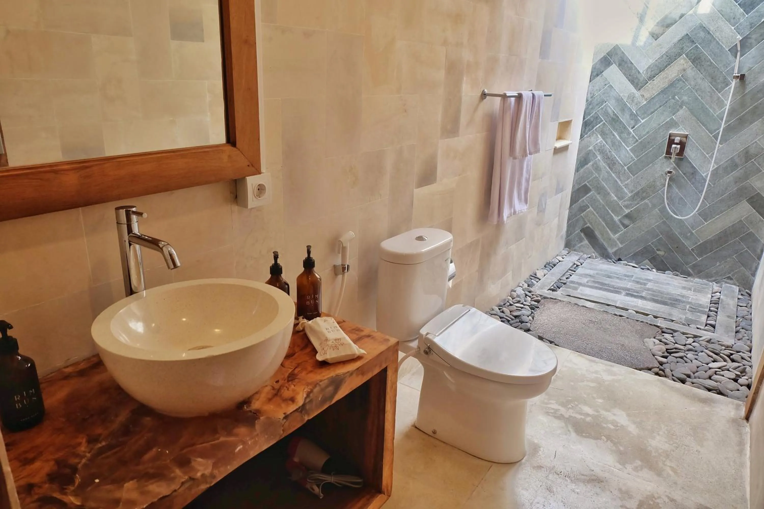 Toilet in Rimbun Canggu Villa