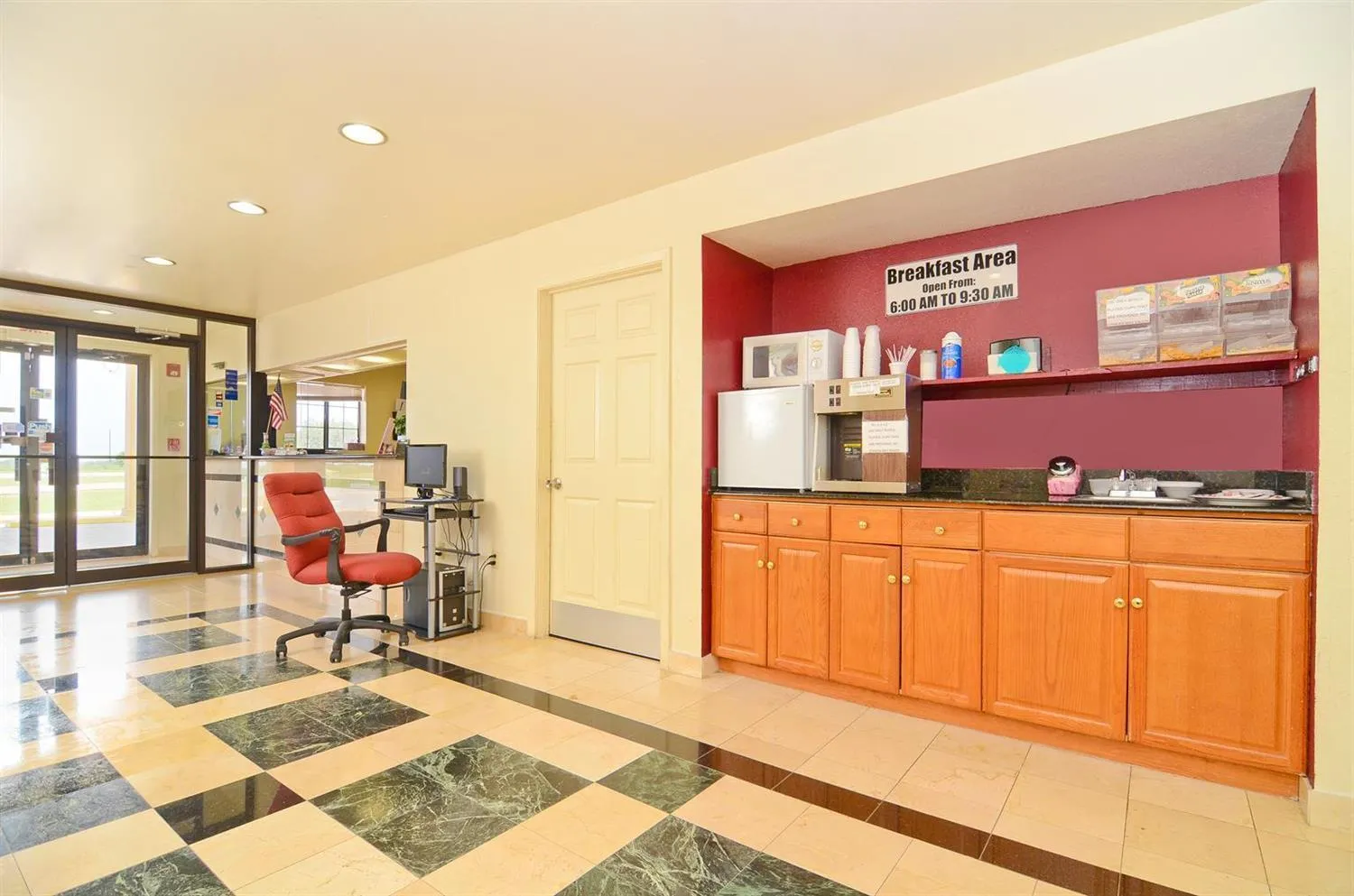 Pine Point Inn & Suites