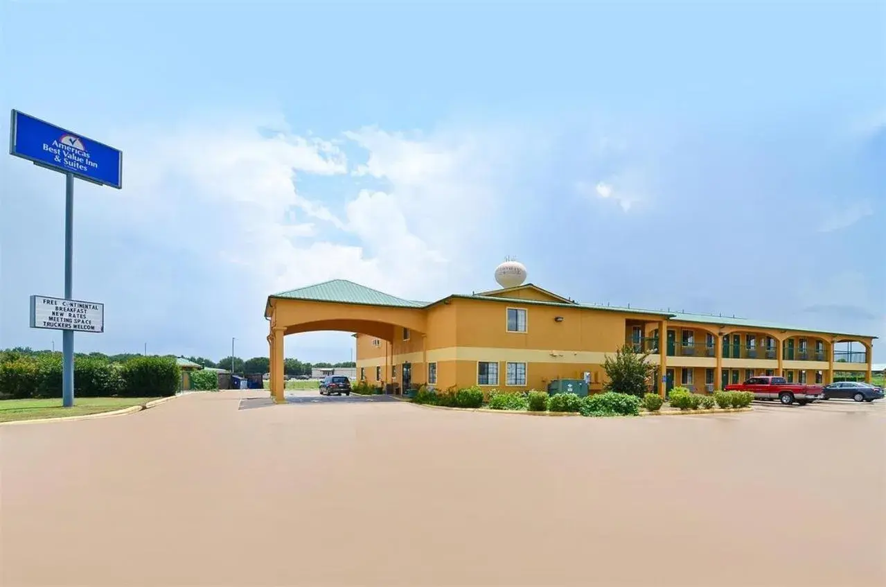 Pine Point Inn & Suites Pine Point Inn & Suites