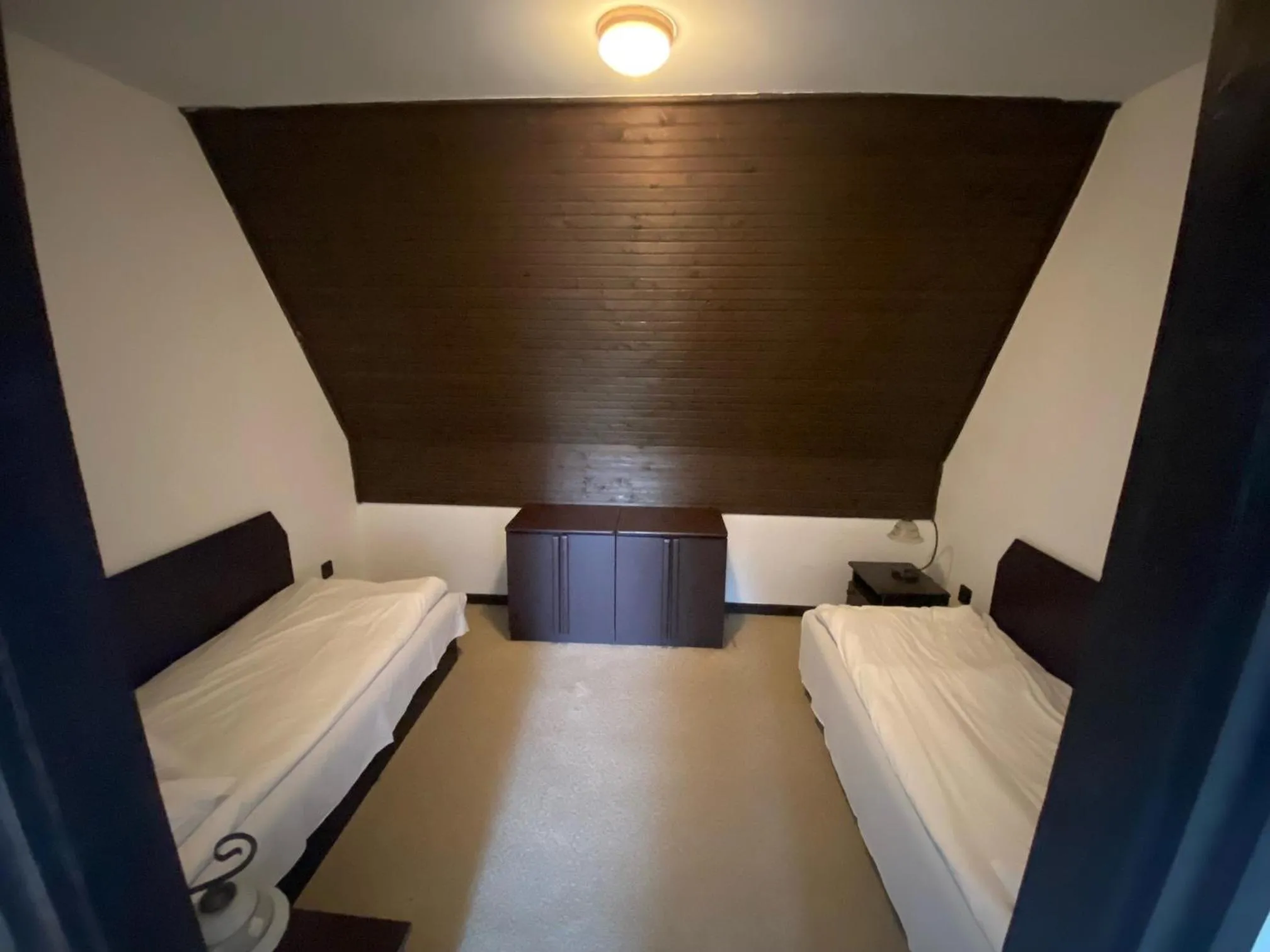 Bedroom, Bed in Viking Hotel