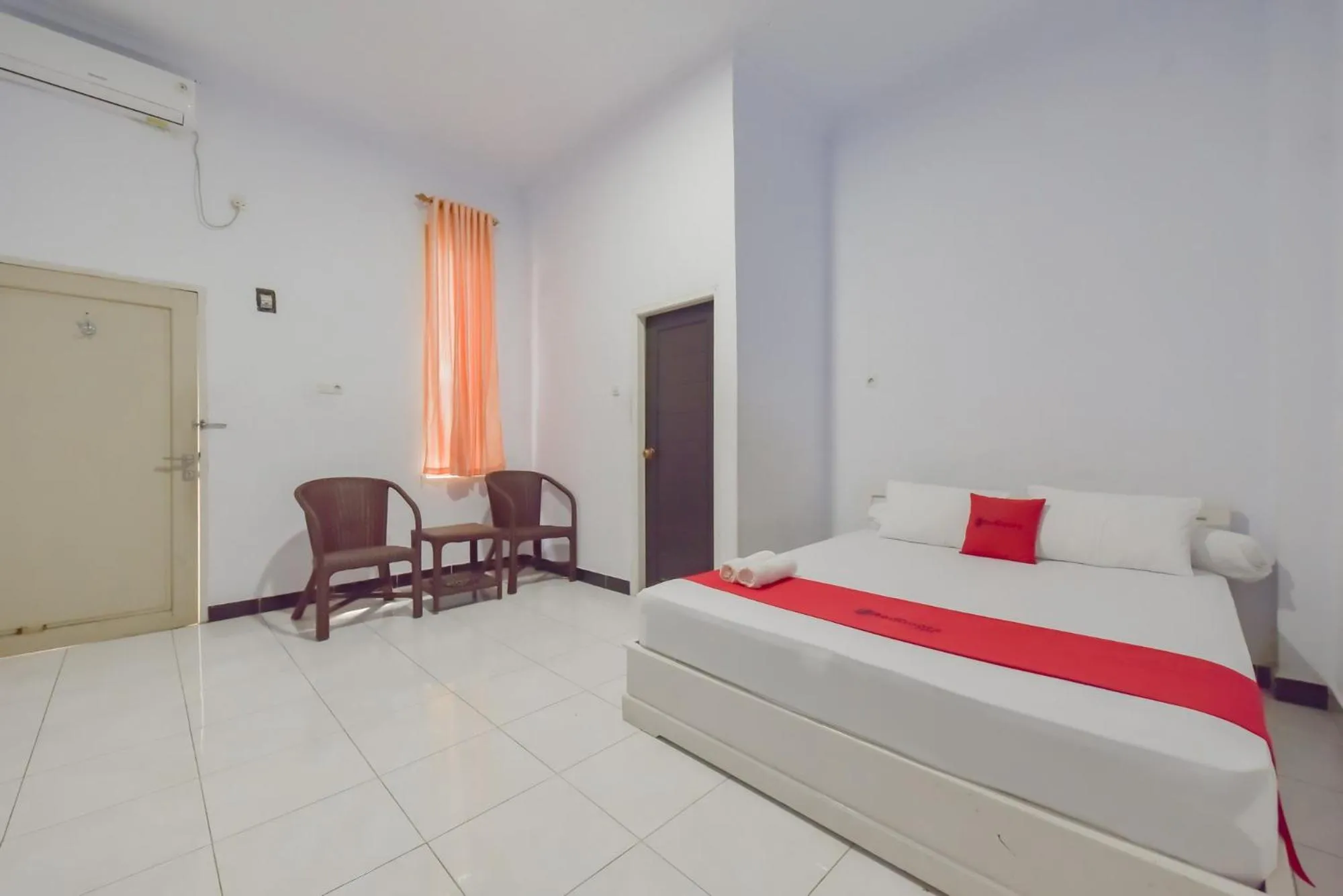 Bed in RedDoorz Syariah near Ramayana Mall Tarakan