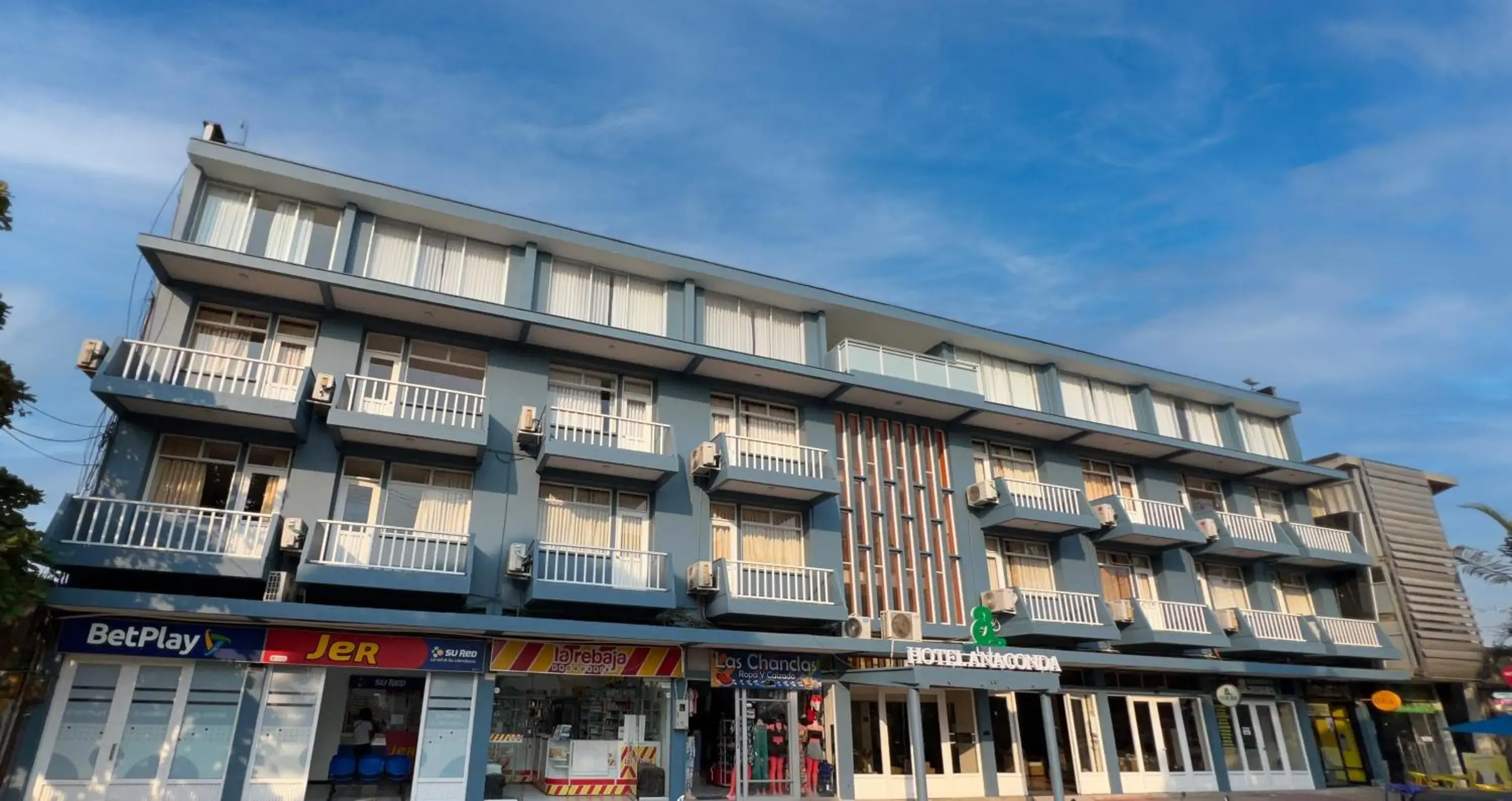 Facade/entrance in Hotel Anaconda Facade/entrance in Hotel Anaconda
