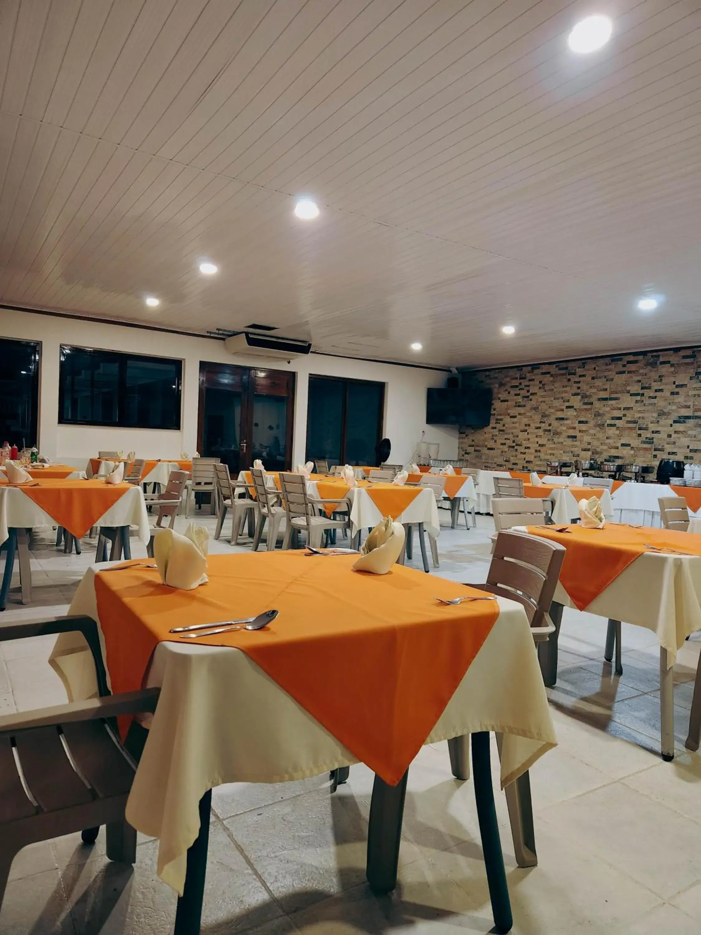 Restaurant/places to eat in Hotel Anaconda Restaurant/places to eat in Hotel Anaconda