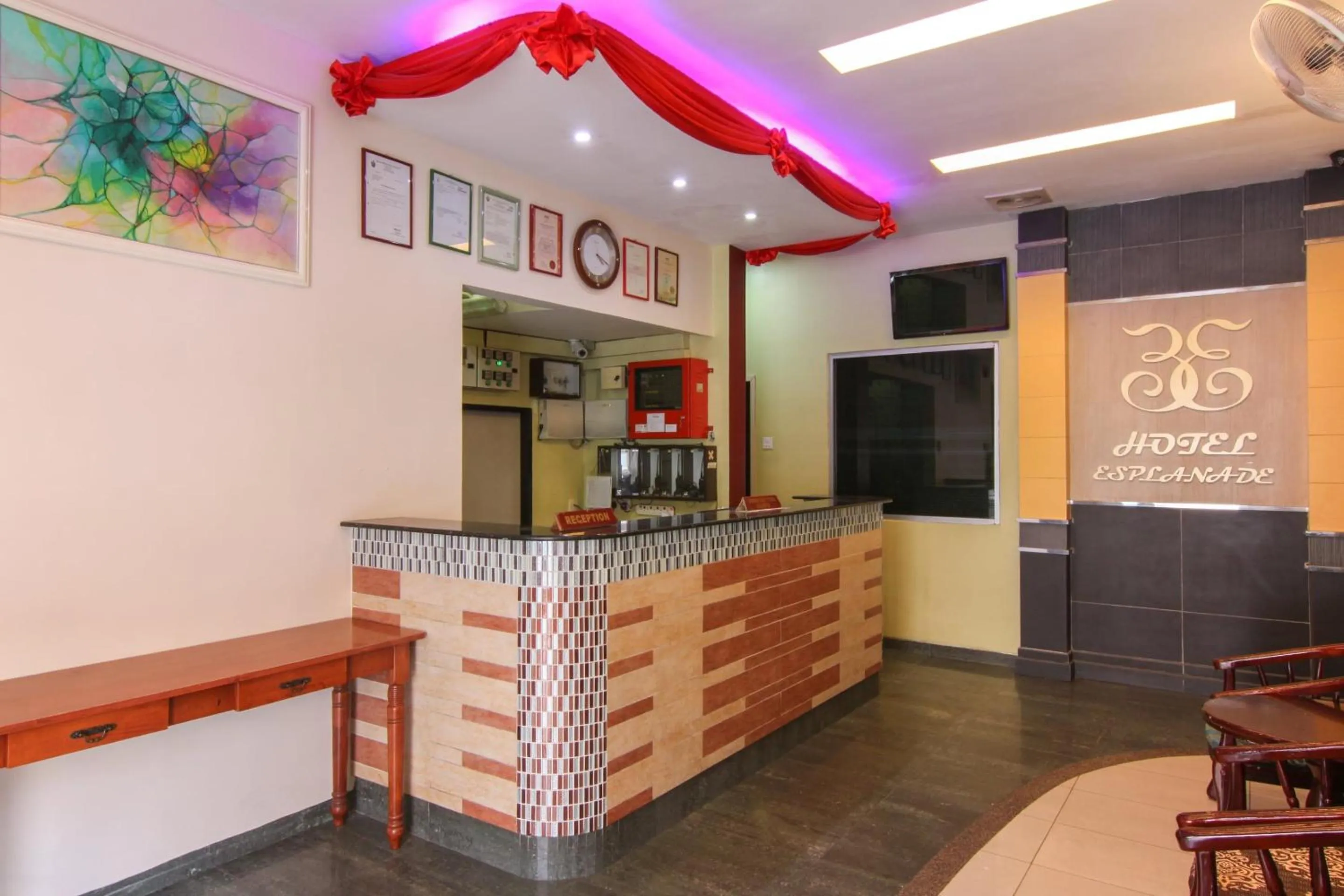 Lobby or reception in Hotel O Esplanade