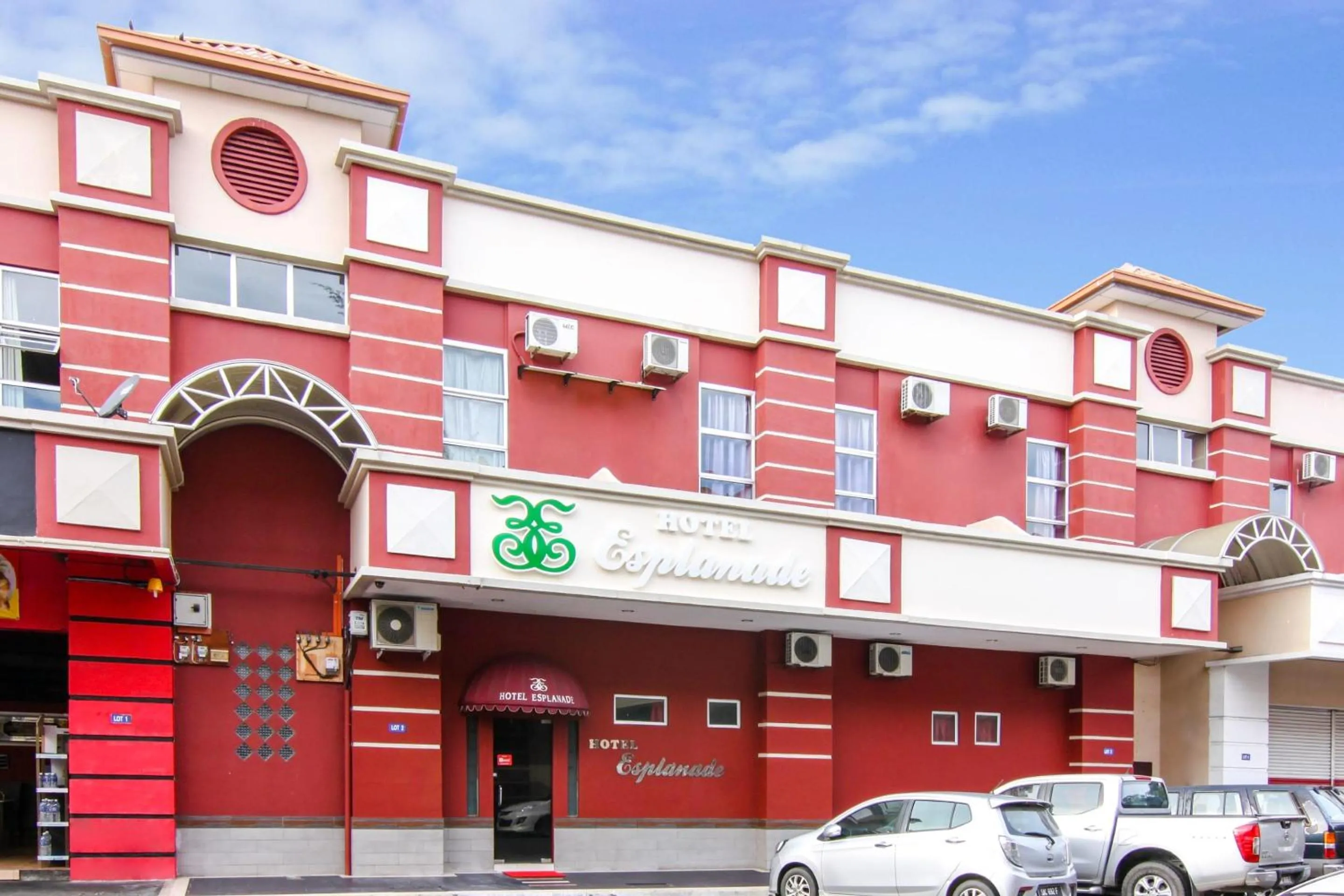 Facade/entrance in Hotel O Esplanade