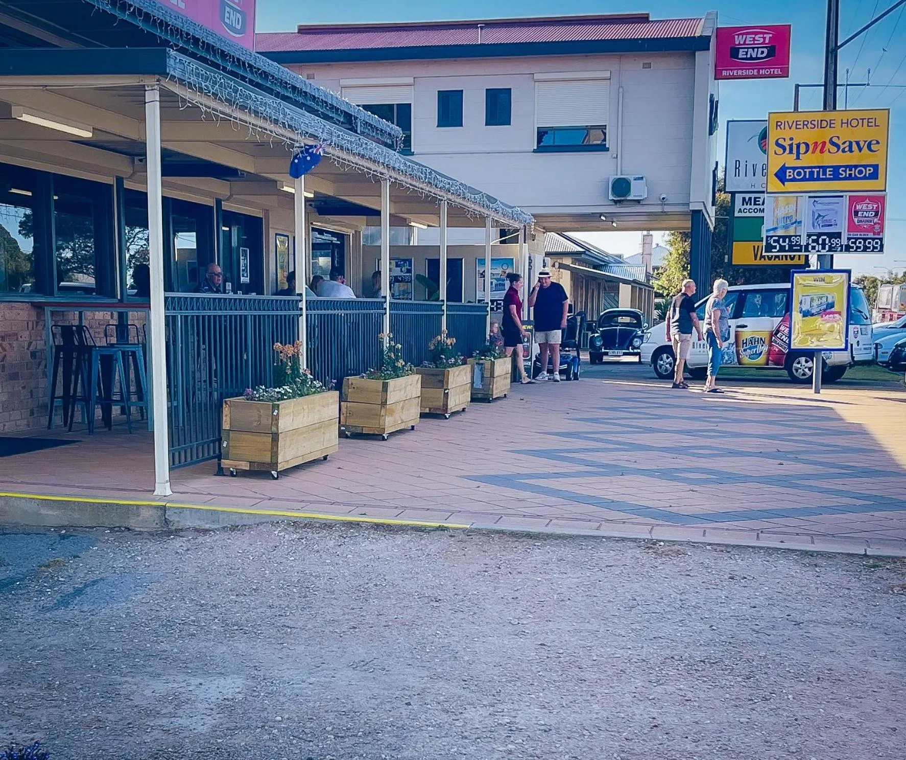Property building in Tailem Bend Riverside Hotel