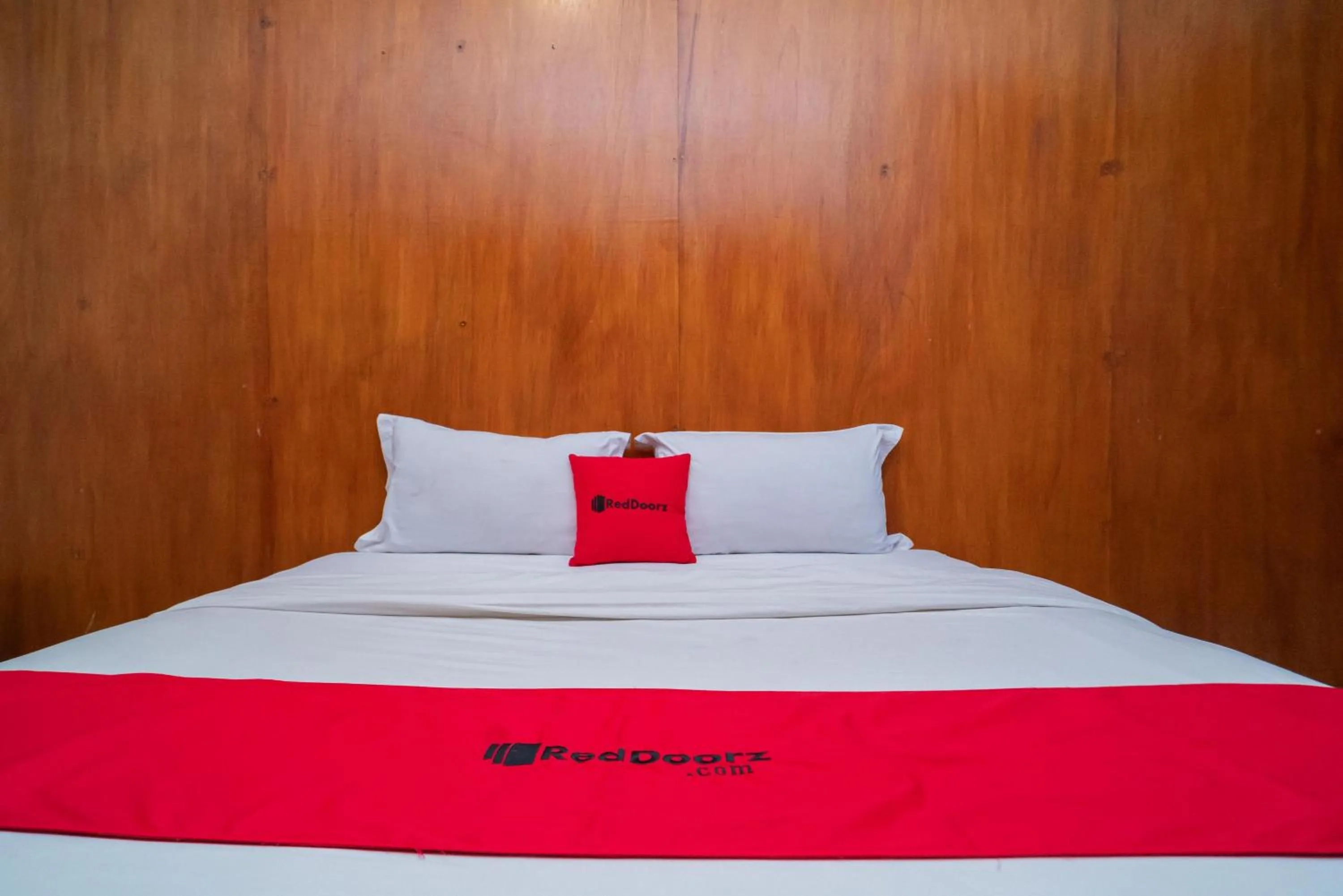 Bedroom, Bed in RedDoorz Plus at Hotel Surya Solo