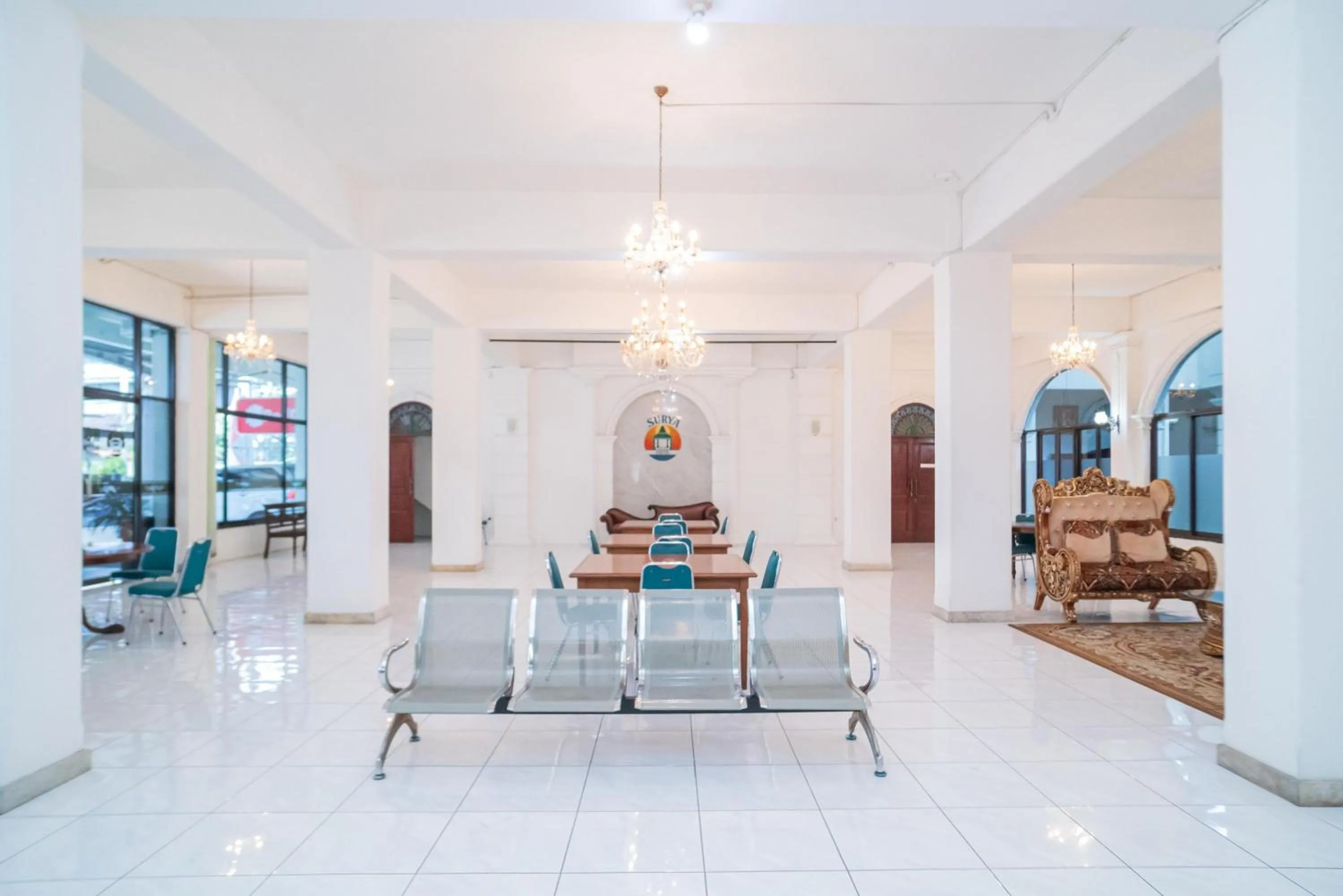 Living room in RedDoorz Plus at Hotel Surya Solo