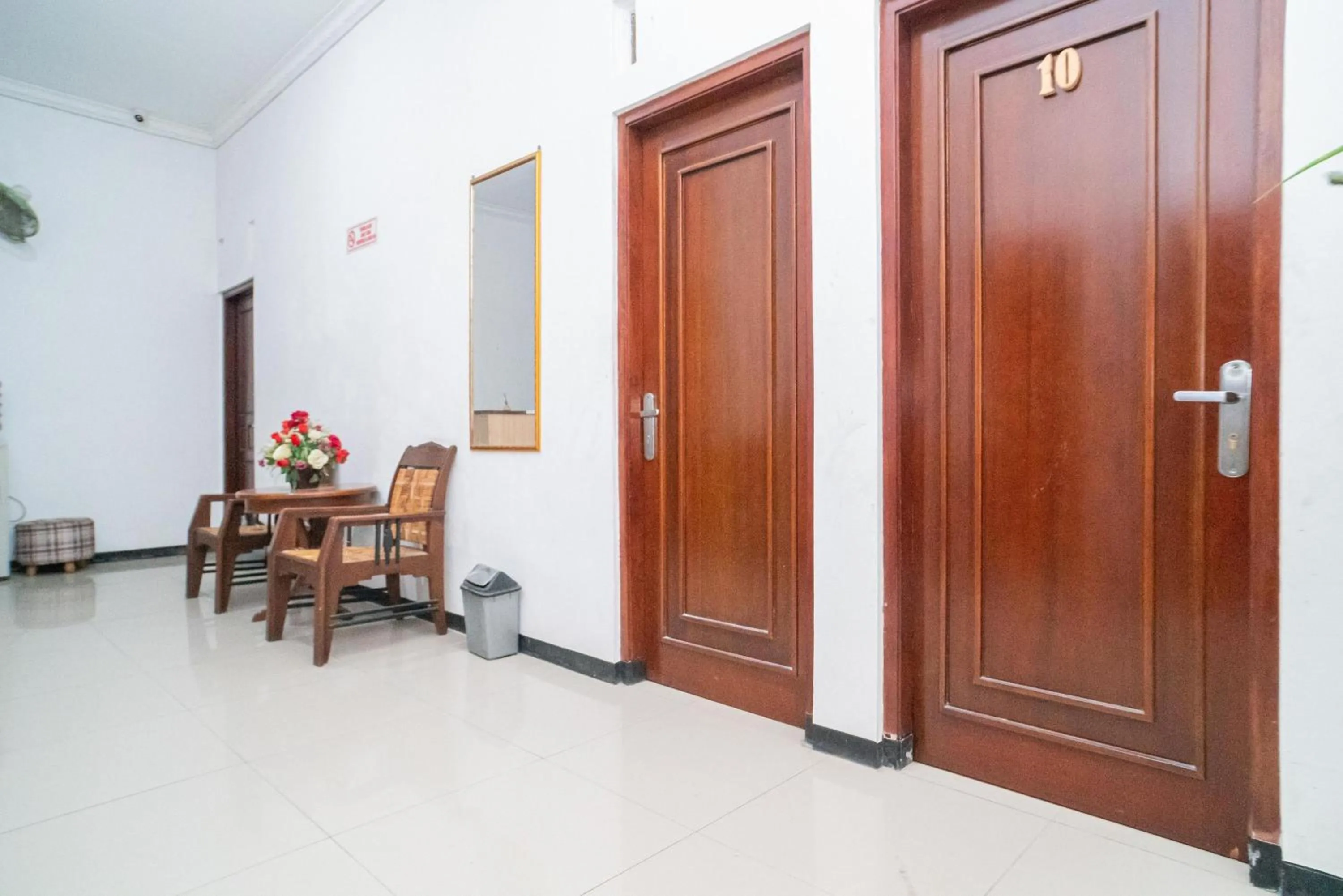 Floor plan in RedDoorz near Matahari Singosaren Solo