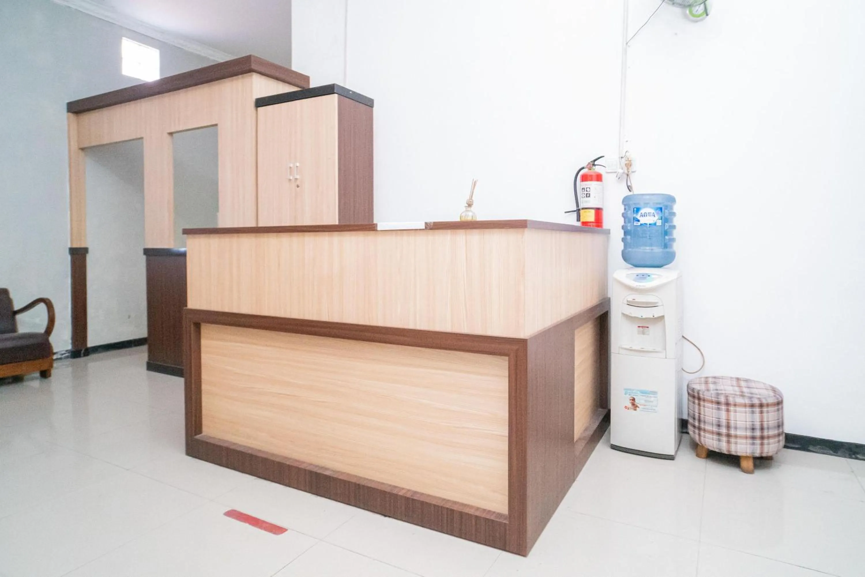 Lobby or reception in RedDoorz near Matahari Singosaren Solo