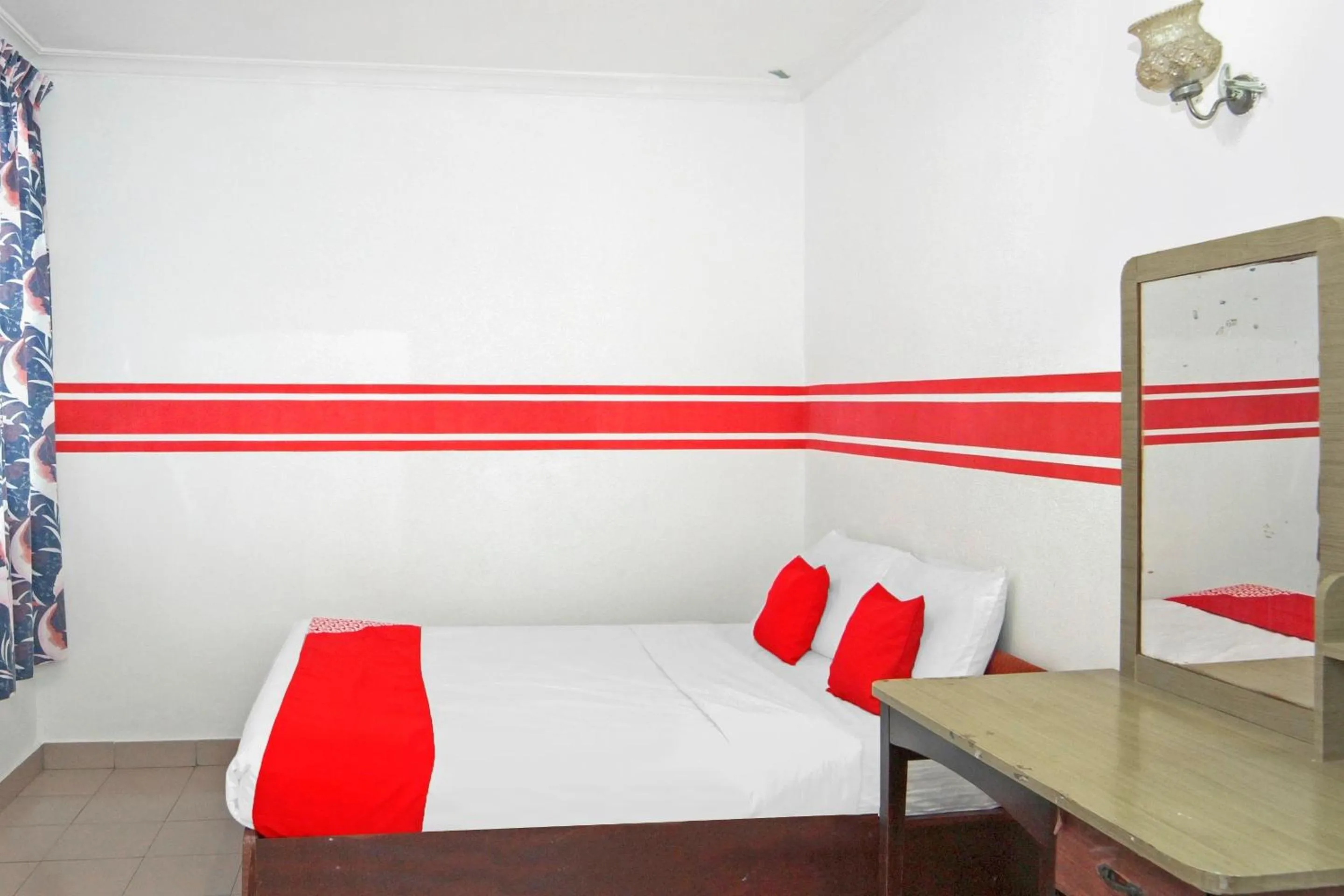 Bedroom, Bed in OYO 1173 Mandyrin Hotel