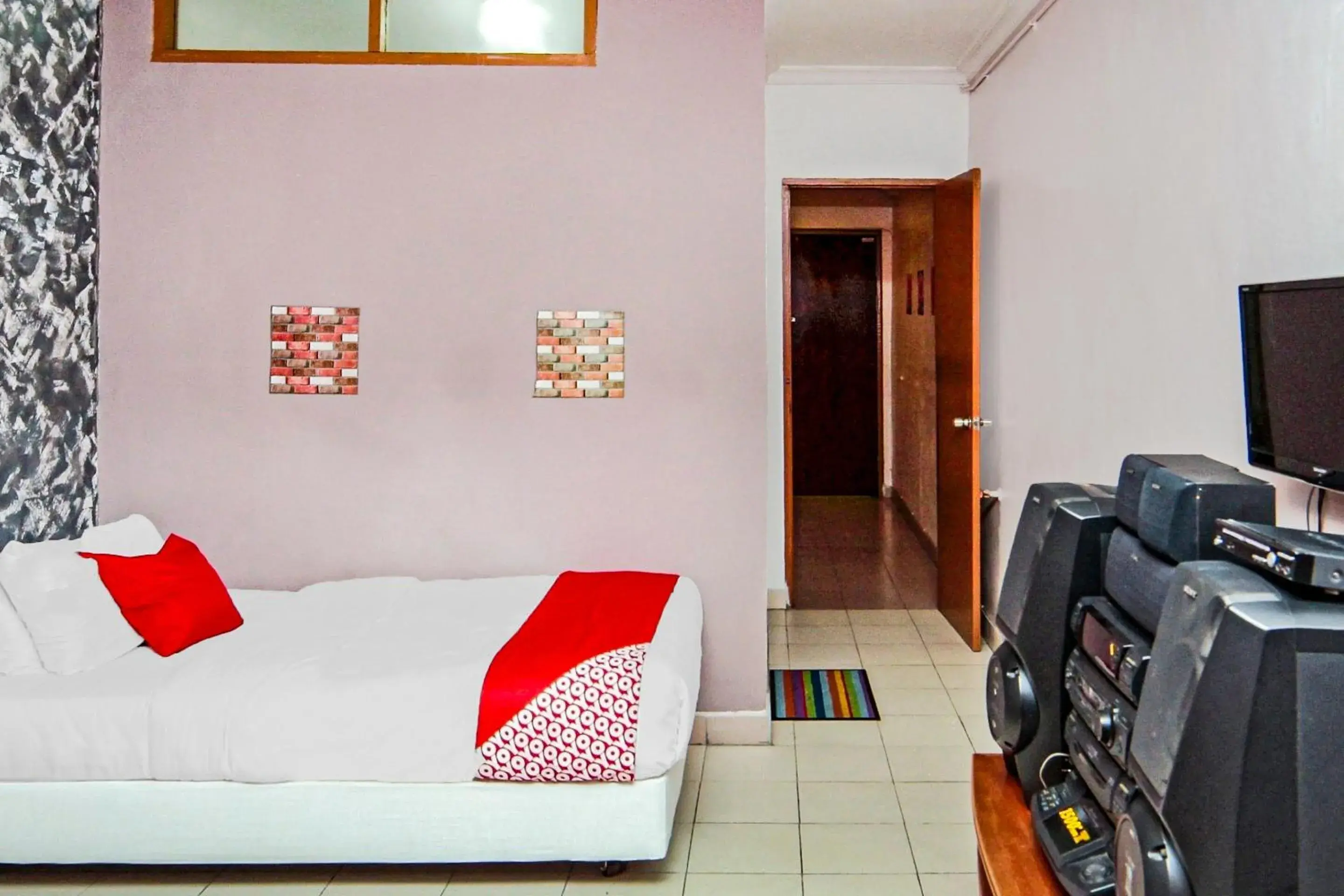 Bedroom in OYO 1173 Mandyrin Hotel Bedroom in OYO 1173 Mandyrin Hotel